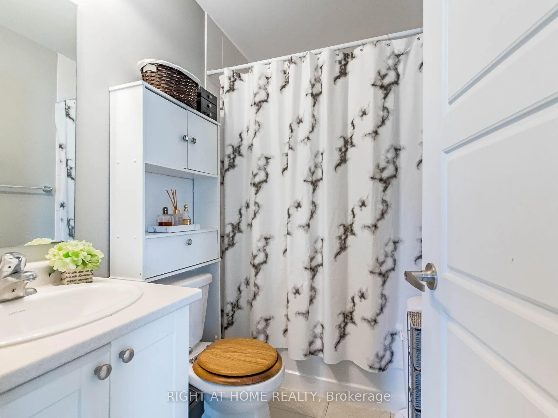 Photo 36 of Unit 61, 165 Hampshire Way, Milton, Dempsey — HOMEH