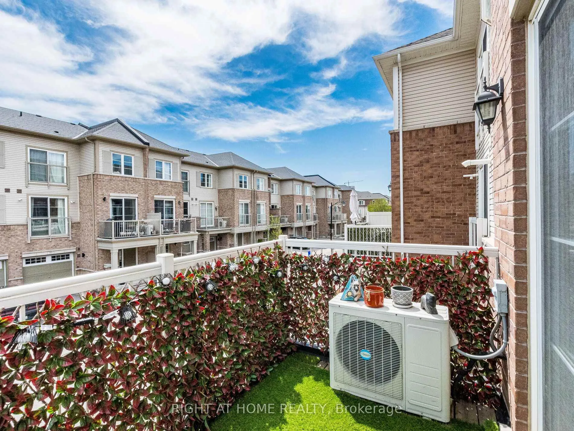 Photo 40 of Unit 61, 165 Hampshire Way, Milton, Dempsey — HOMEH
