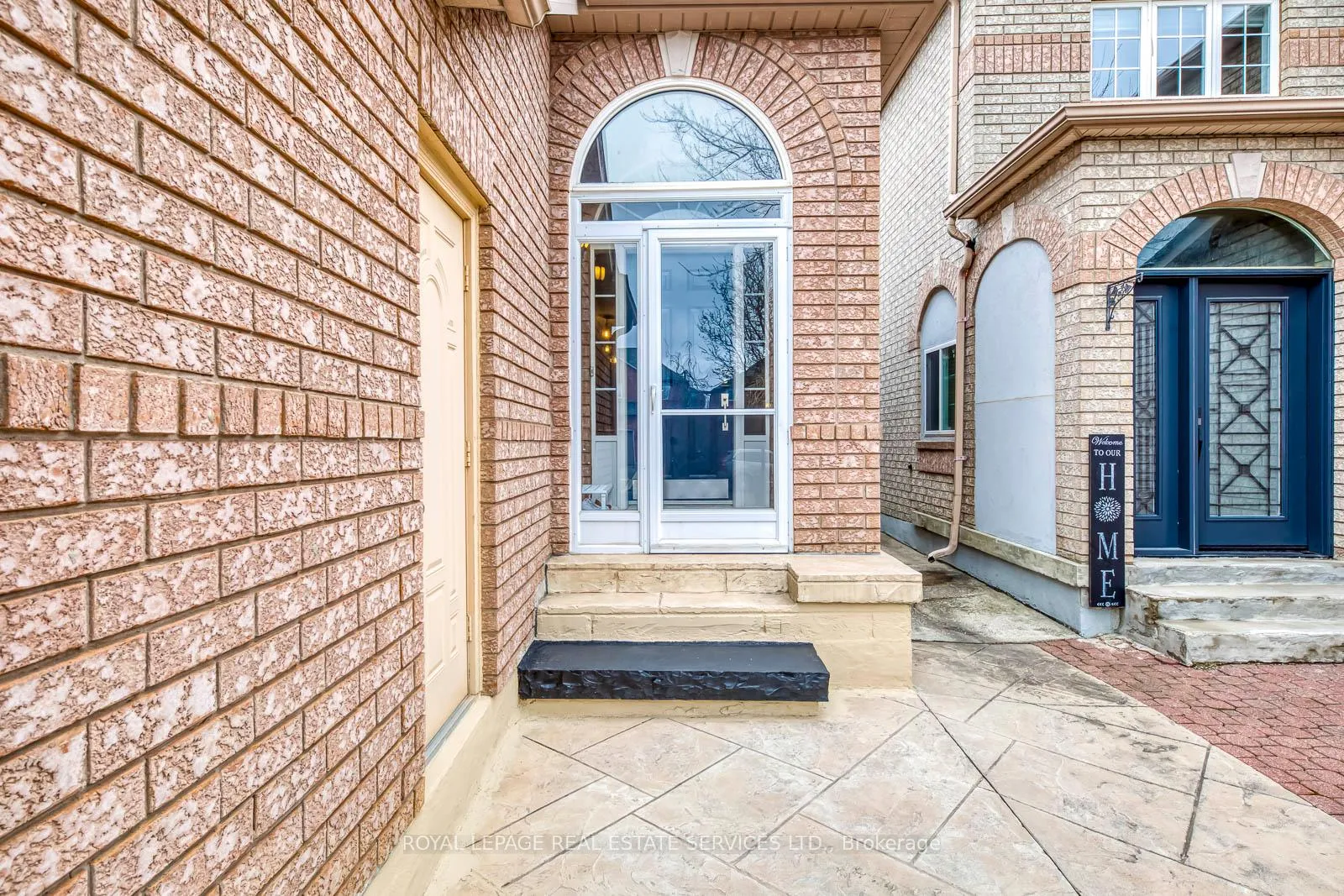 Photo 7 of 236 Sylwood Crescent, Vaughan, Maple — HOMEH