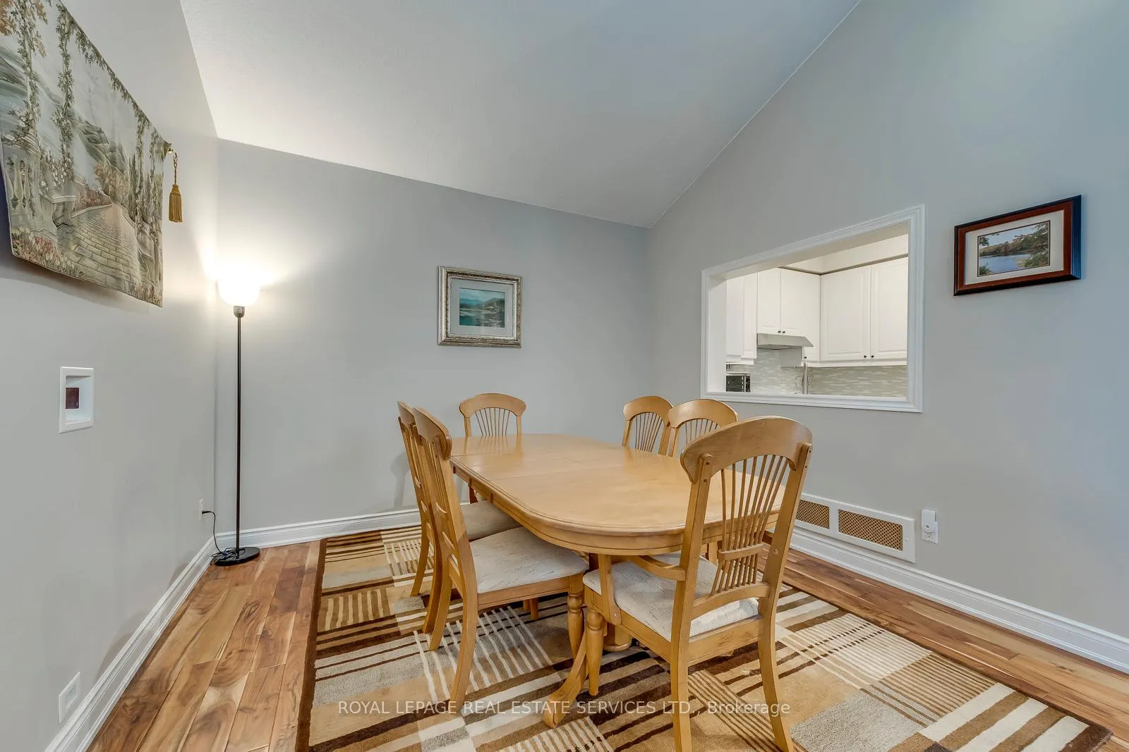 Photo 13 of 236 Sylwood Crescent, Vaughan, Maple — HOMEH