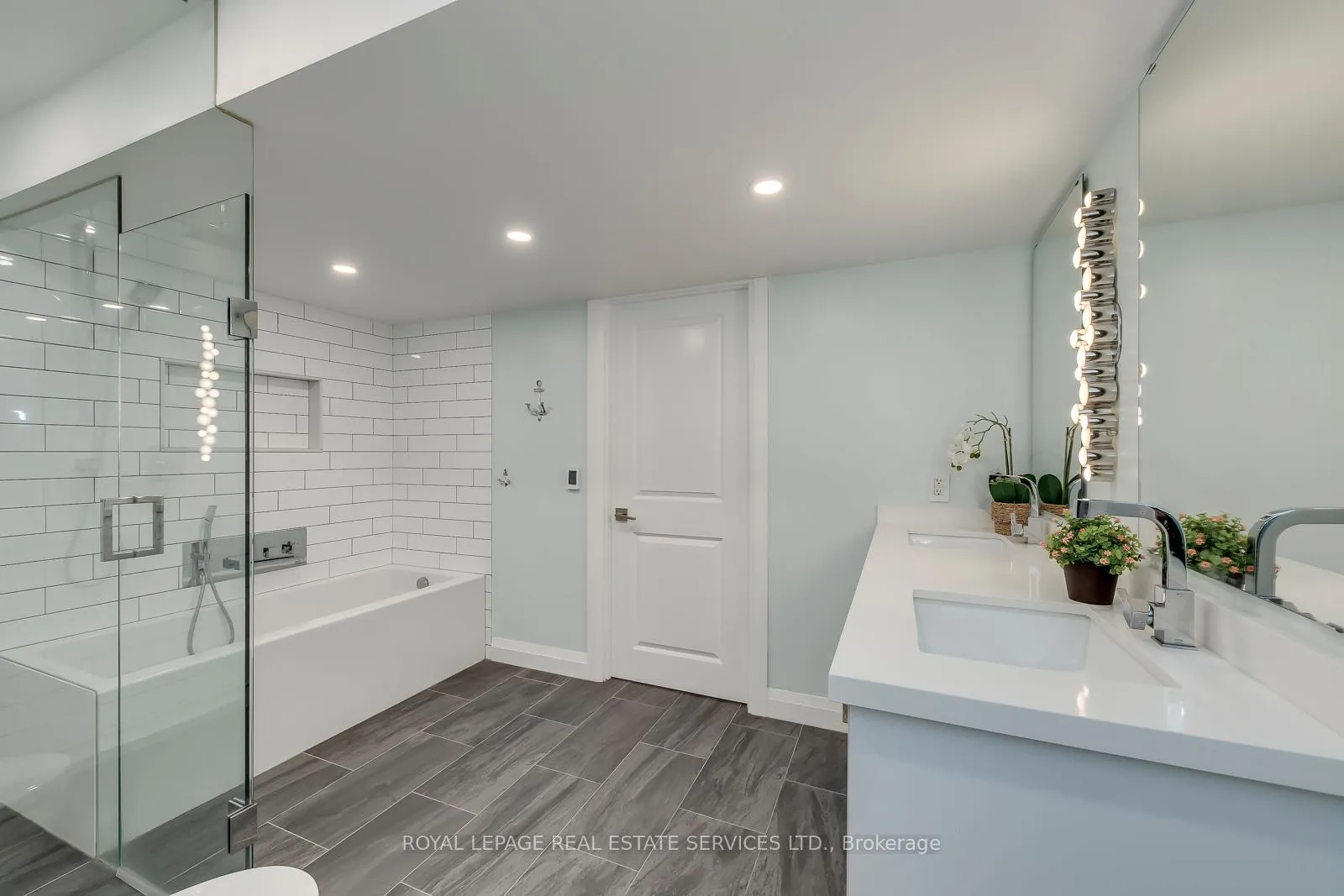 Photo 40 of 236 Sylwood Crescent, Vaughan, Maple — HOMEH