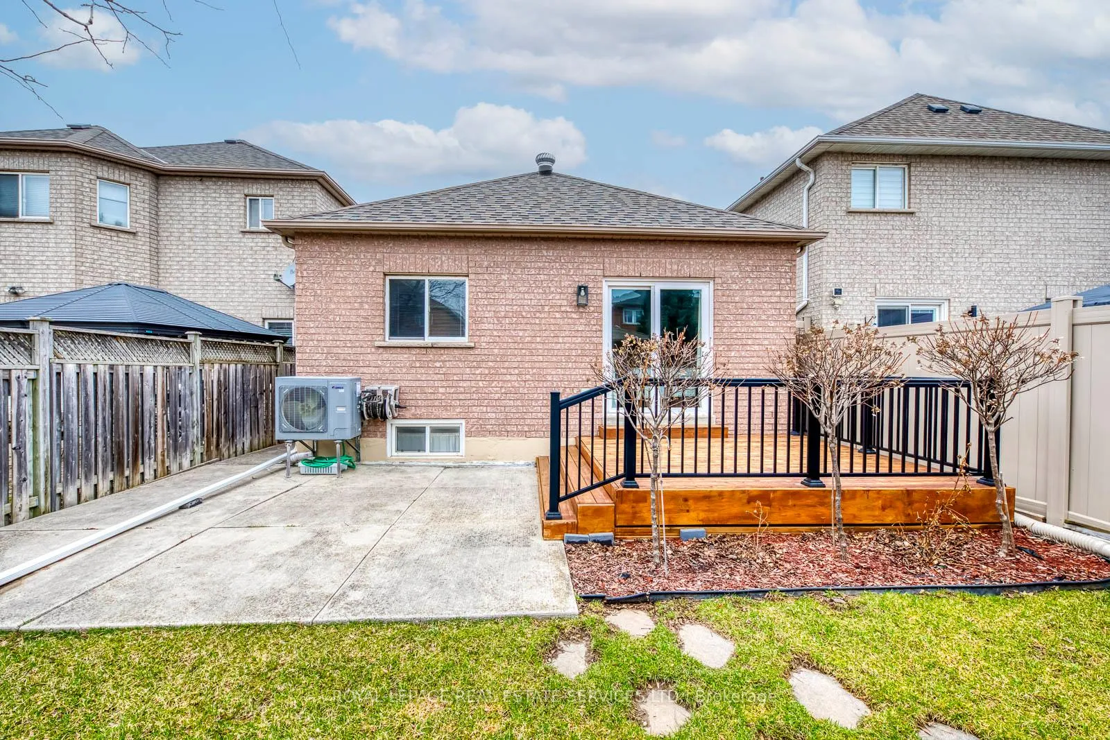 Photo 48 of 236 Sylwood Crescent, Vaughan, Maple — HOMEH