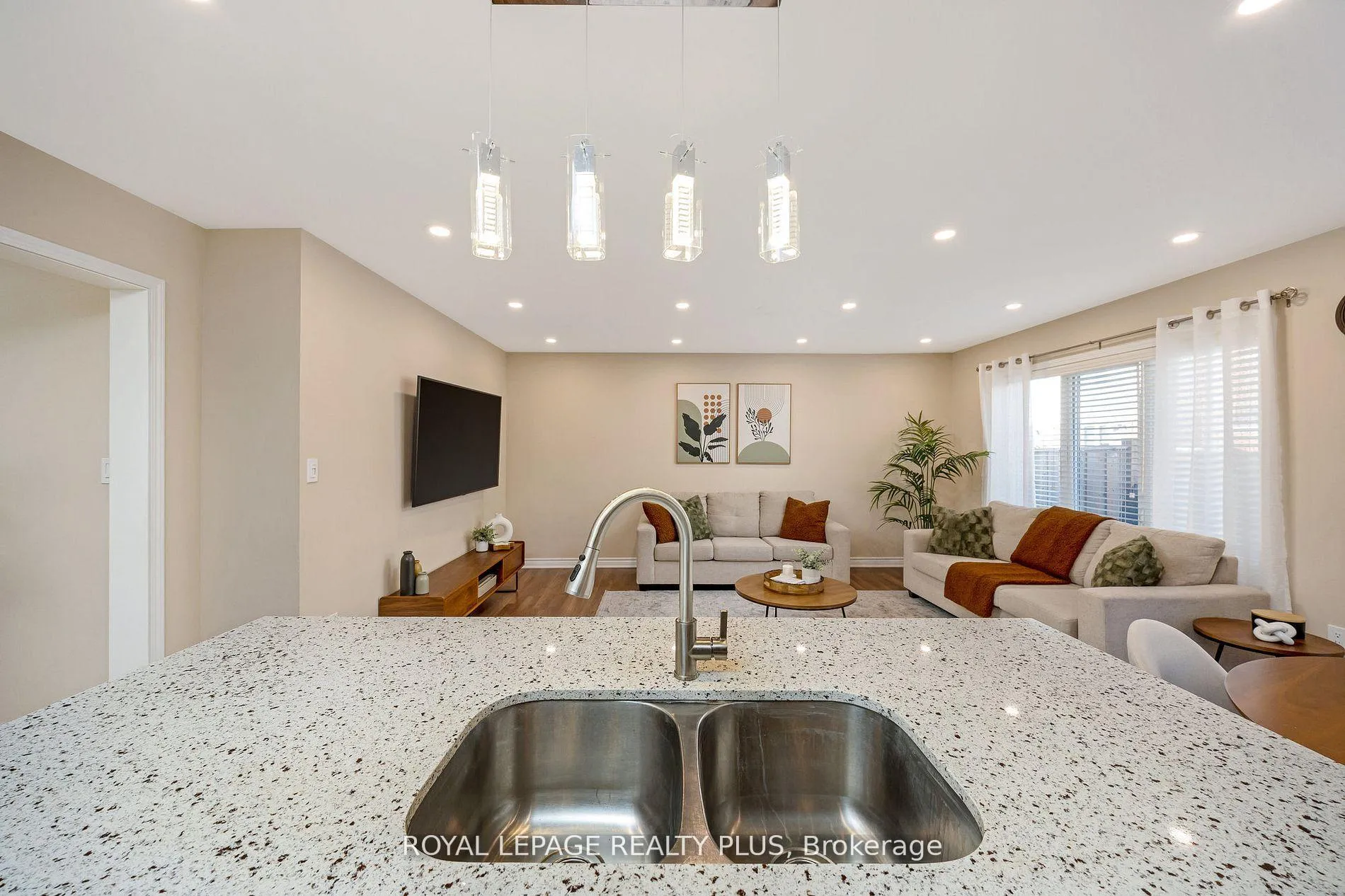 Photo 14 of 1542 Gainer Crescent, Milton, Clarke — HOMEH