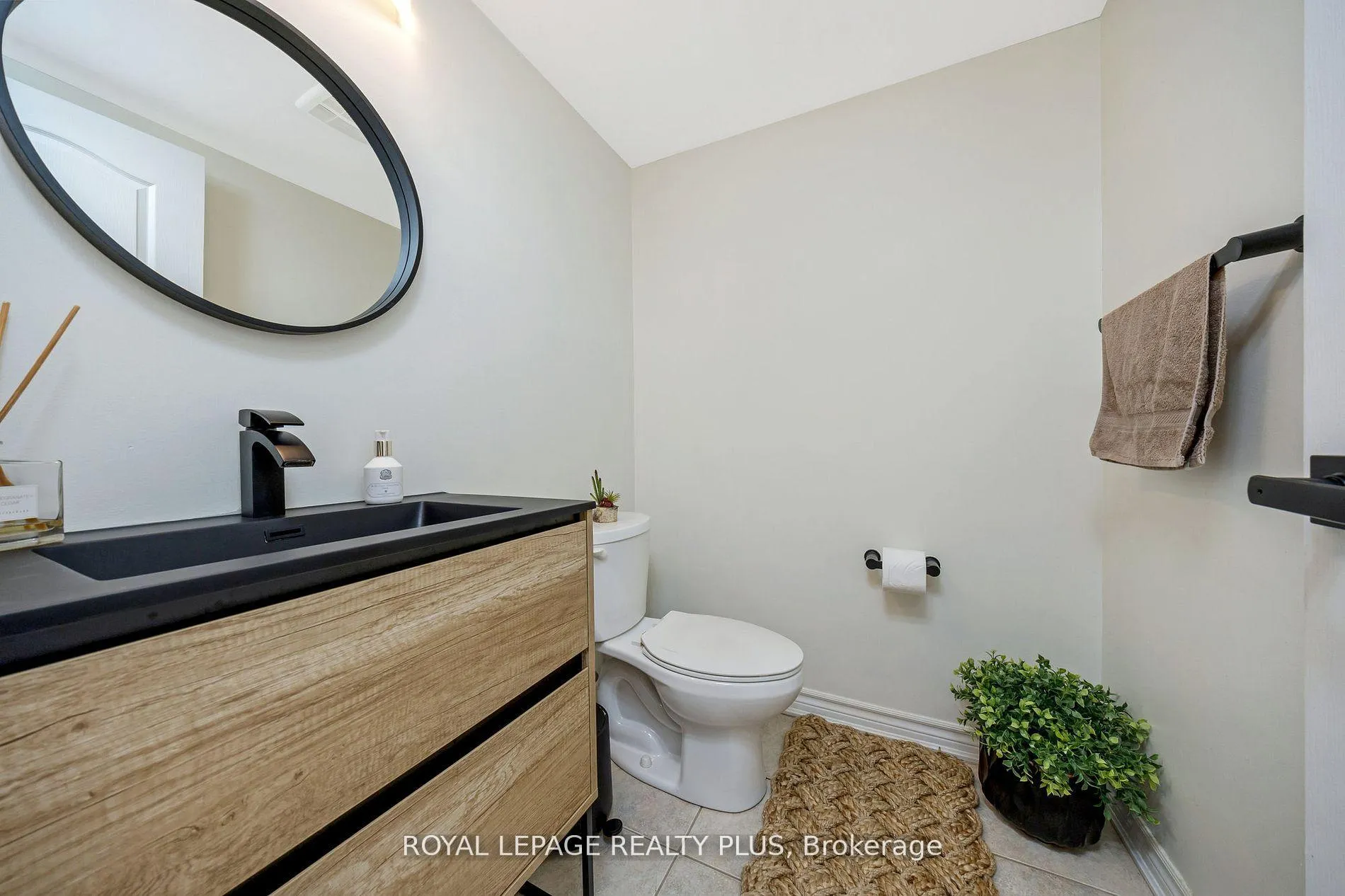 Photo 17 of 1542 Gainer Crescent, Milton, Clarke — HOMEH