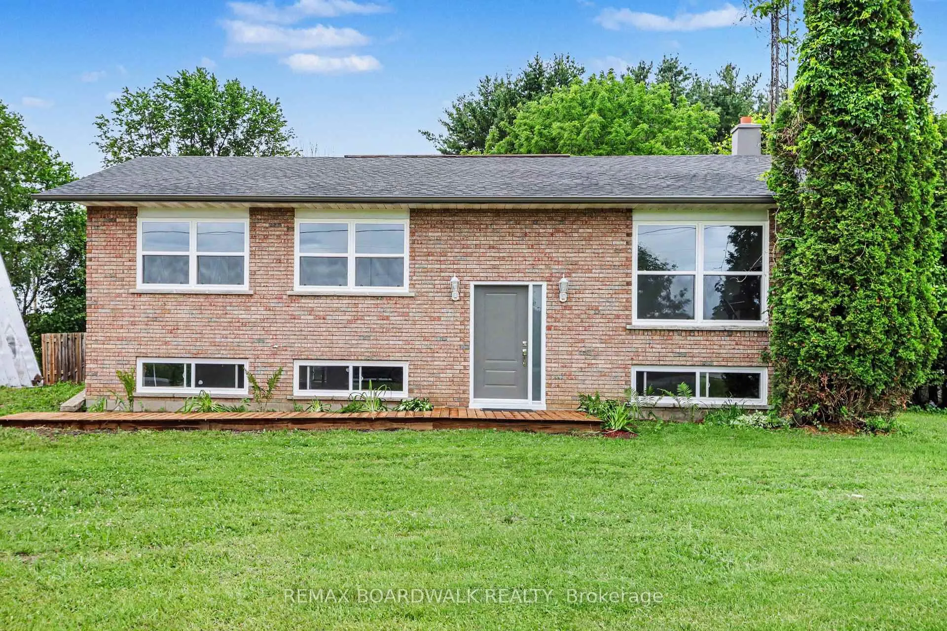 Photo 2 of 503 Brouseville Road, Edwardsburgh/Cardinal, Edwardsburgh/Cardinal Twp — HOMEH