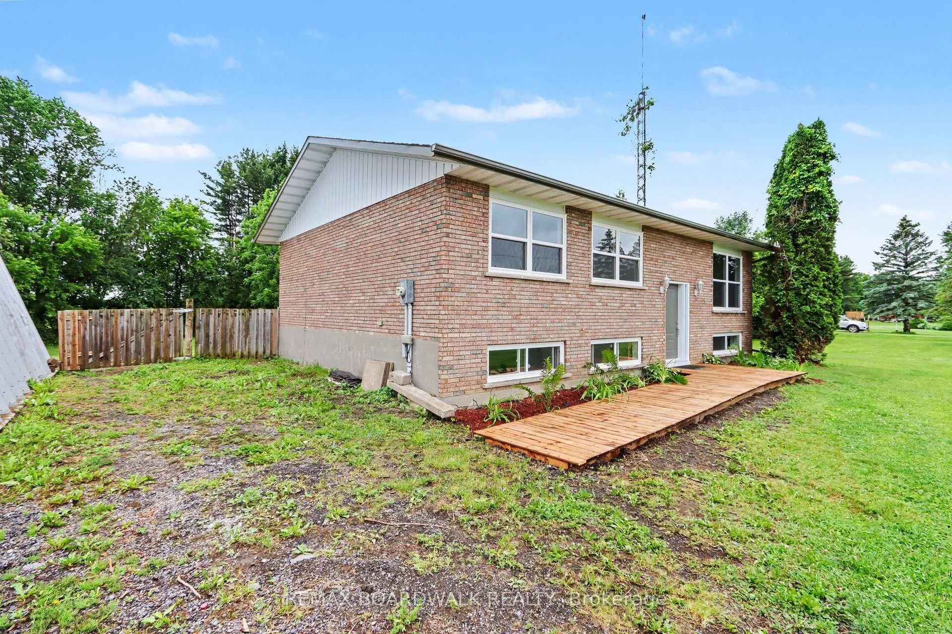 Photo 4 of 503 Brouseville Road, Edwardsburgh/Cardinal, Edwardsburgh/Cardinal Twp — HOMEH