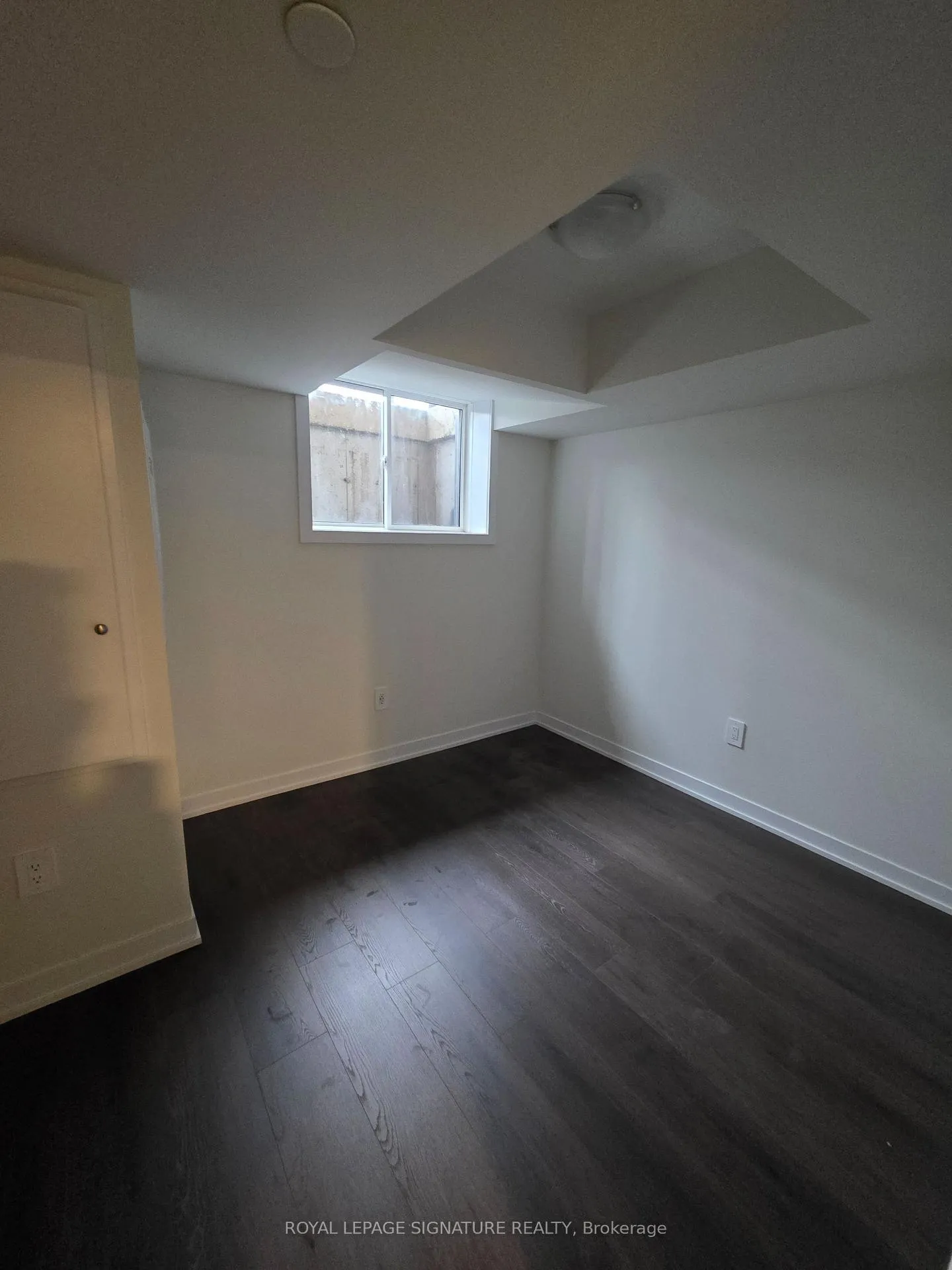 Photo 4 of Unit Bsmt, 28 Green Gardens Boulevard, Toronto, Rockcliffe-Smythe — HOMEH