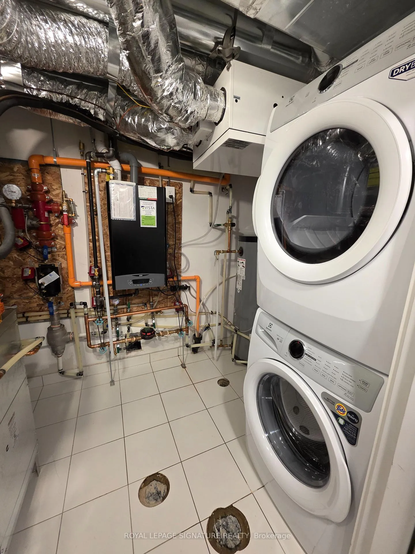 Photo 7 of Unit Bsmt, 28 Green Gardens Boulevard, Toronto, Rockcliffe-Smythe — HOMEH