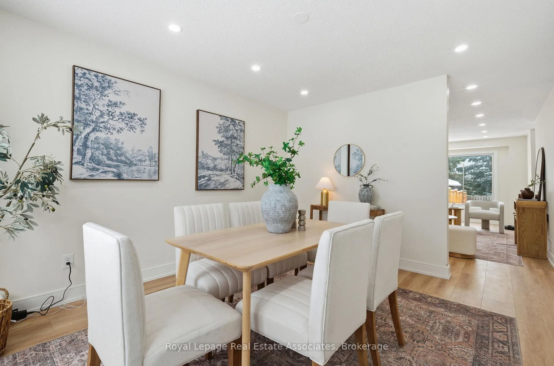 Photo 10 of 896 Roundelay Drive, Oshawa, McLaughlin — HOMEH
