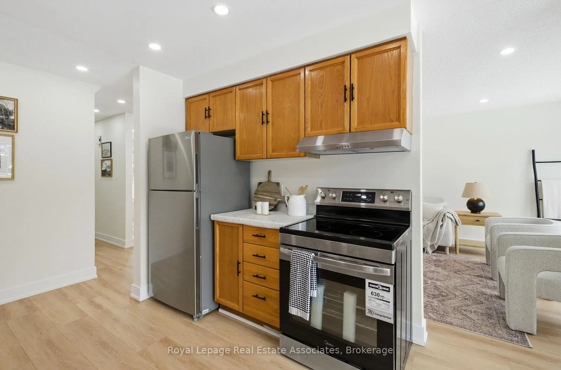 Photo 13 of 896 Roundelay Drive, Oshawa, McLaughlin — HOMEH