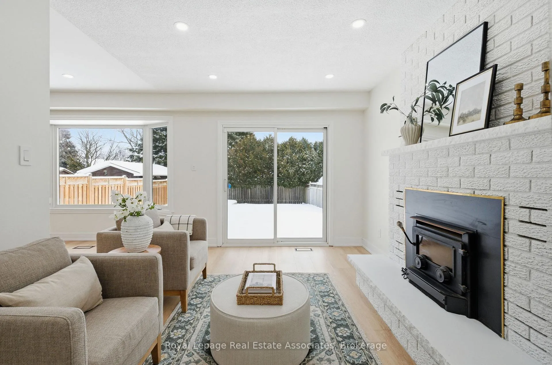 Photo 19 of 896 Roundelay Drive, Oshawa, McLaughlin — HOMEH