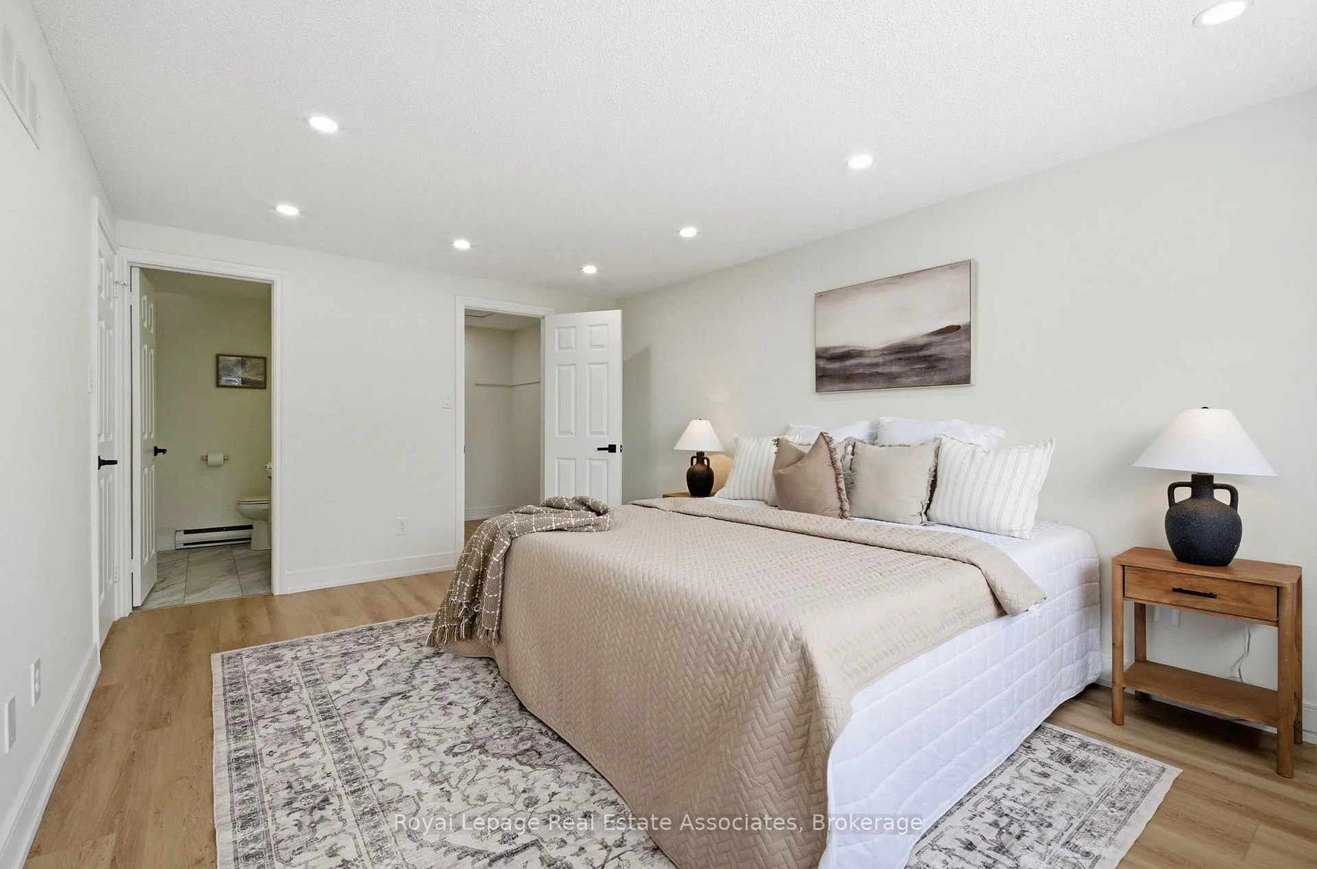 Photo 22 of 896 Roundelay Drive, Oshawa, McLaughlin — HOMEH