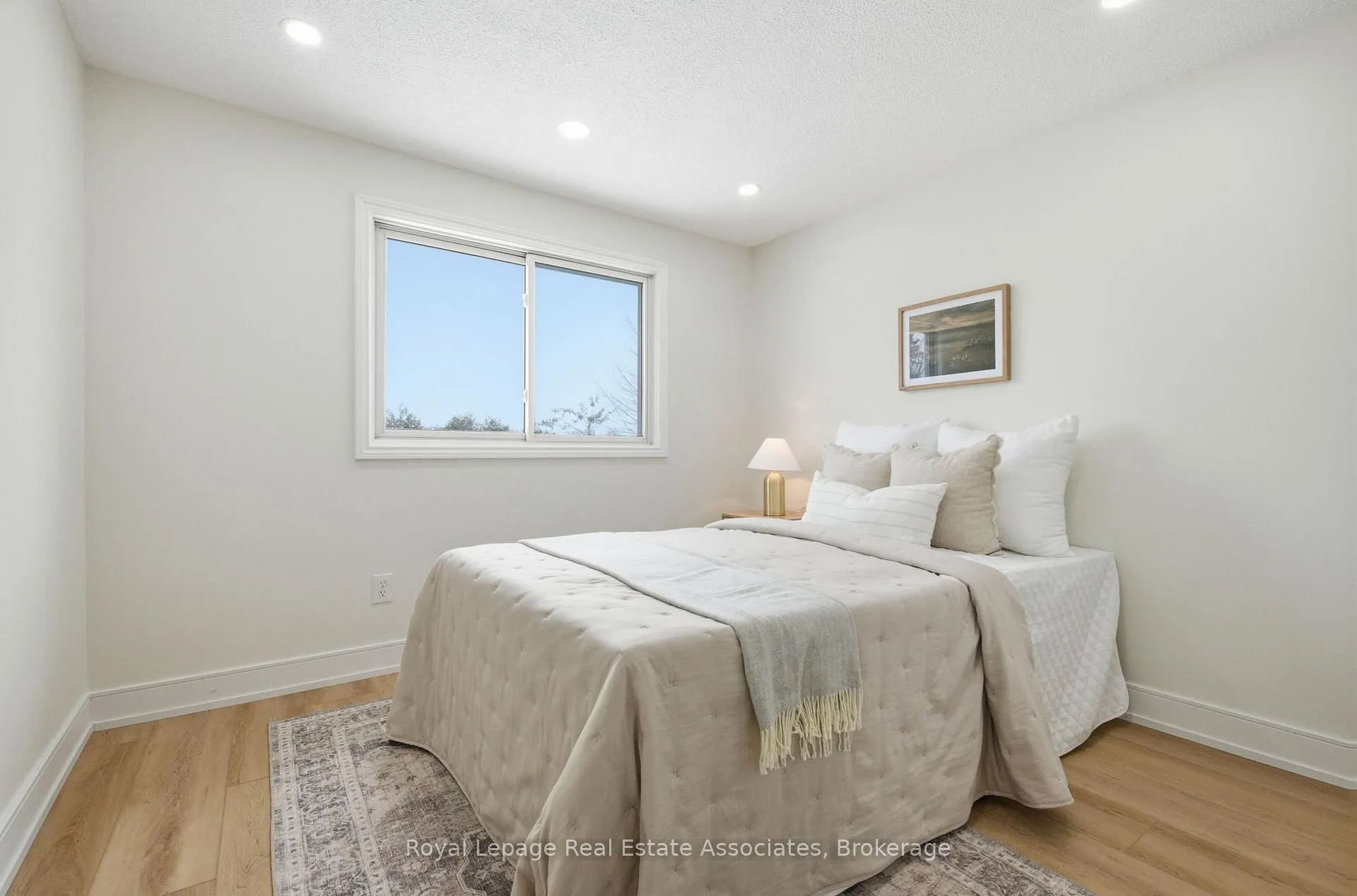 Photo 25 of 896 Roundelay Drive, Oshawa, McLaughlin — HOMEH