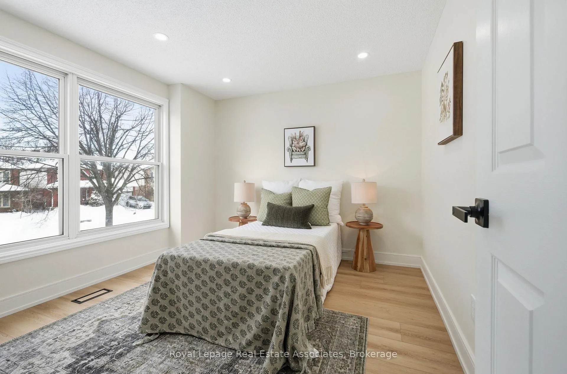 Photo 28 of 896 Roundelay Drive, Oshawa, McLaughlin — HOMEH