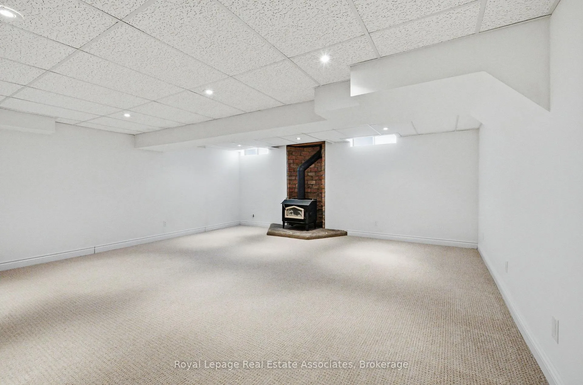 Photo 33 of 896 Roundelay Drive, Oshawa, McLaughlin — HOMEH