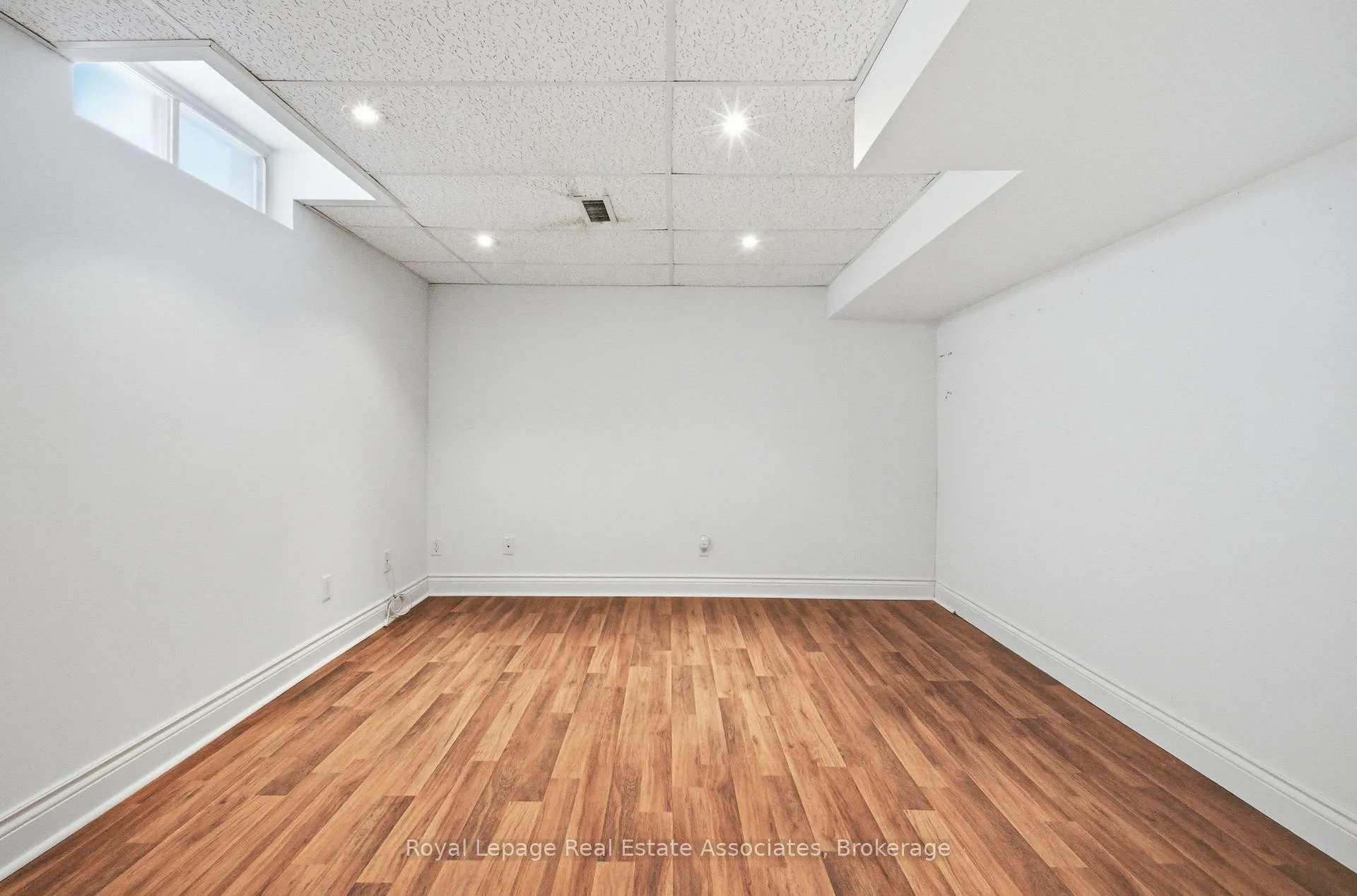 Photo 36 of 896 Roundelay Drive, Oshawa, McLaughlin — HOMEH