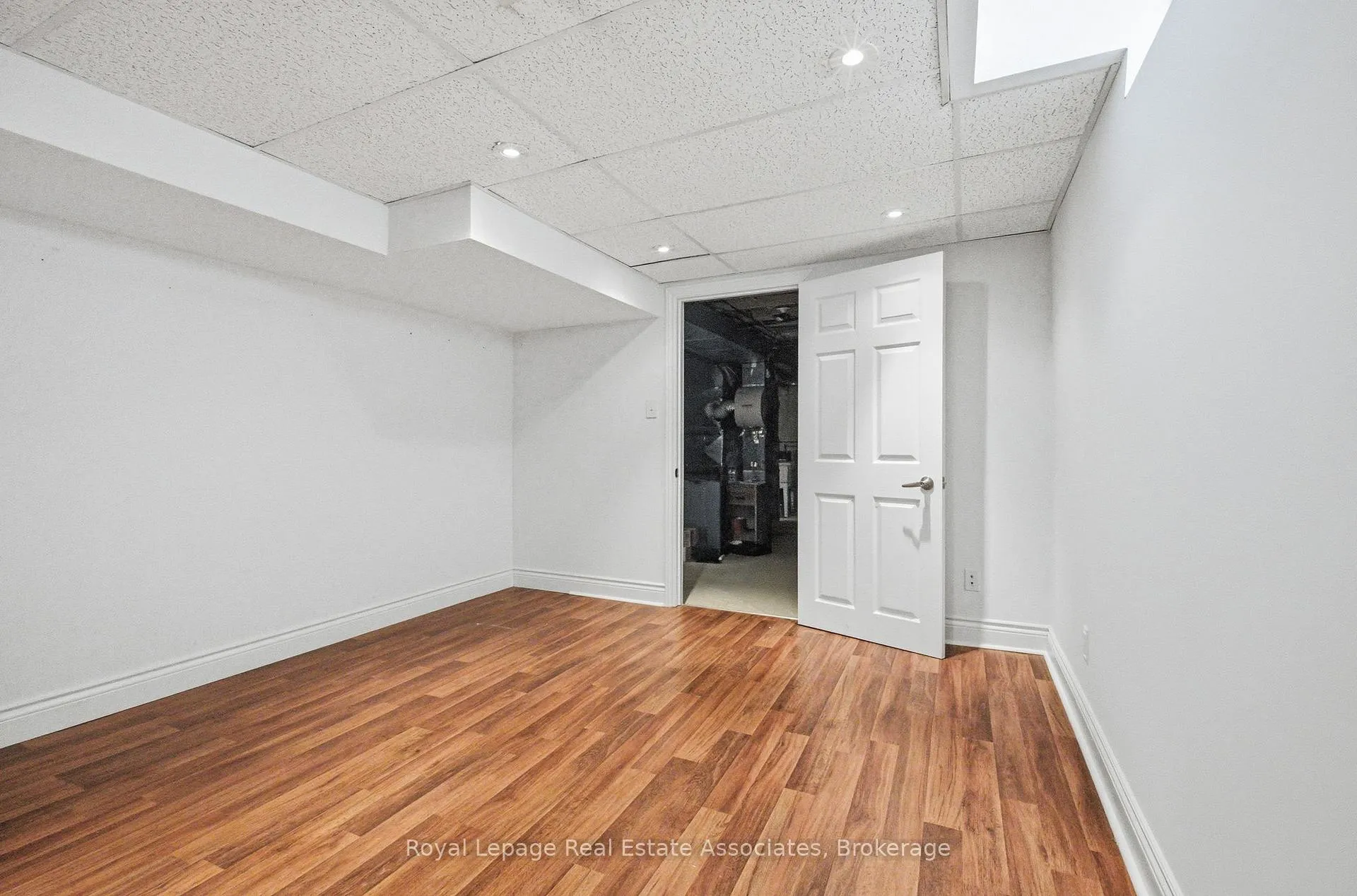 Photo 37 of 896 Roundelay Drive, Oshawa, McLaughlin — HOMEH