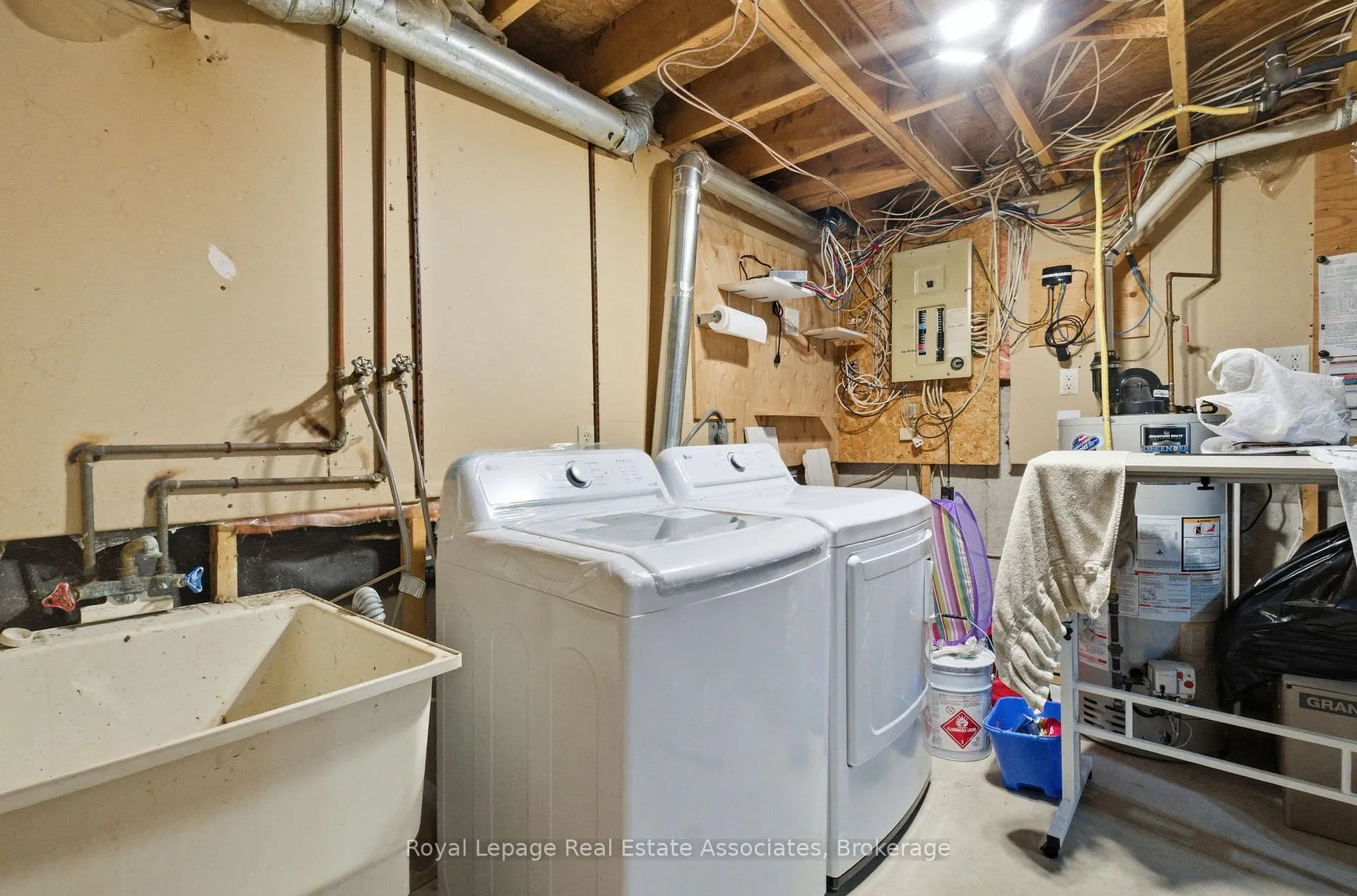 Photo 38 of 896 Roundelay Drive, Oshawa, McLaughlin — HOMEH