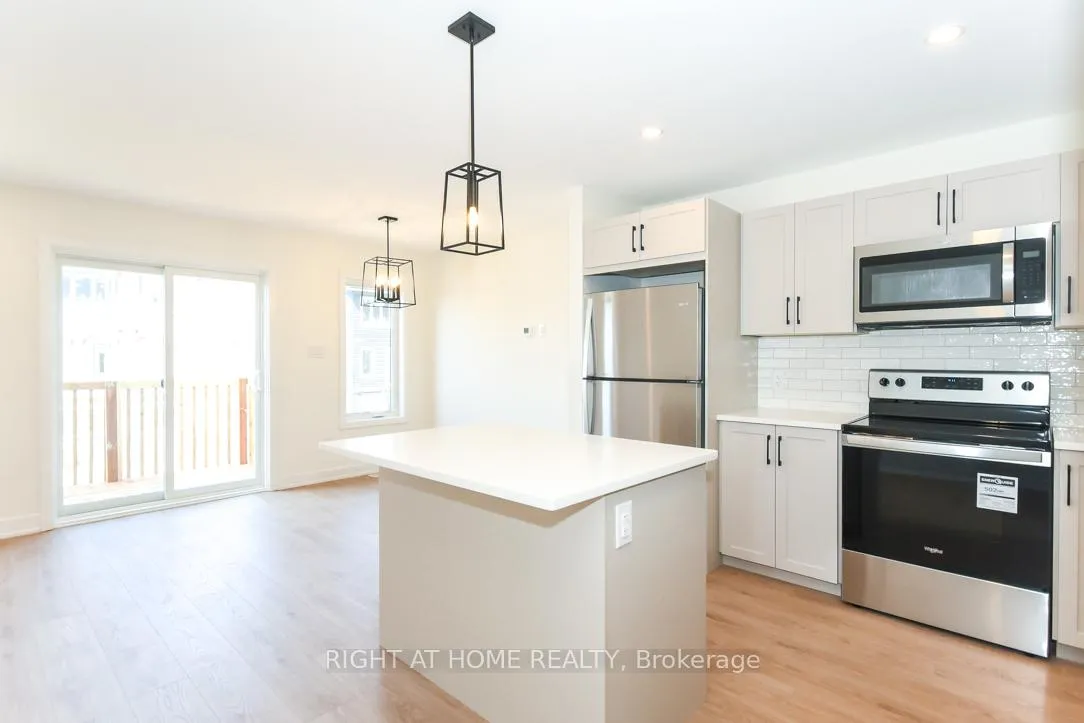 Photo 7 of 75 Whitcomb Crescent, Smiths Falls, Smiths Falls — HOMEH