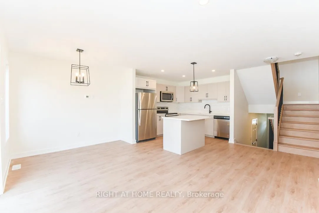 Photo 13 of 75 Whitcomb Crescent, Smiths Falls, Smiths Falls — HOMEH