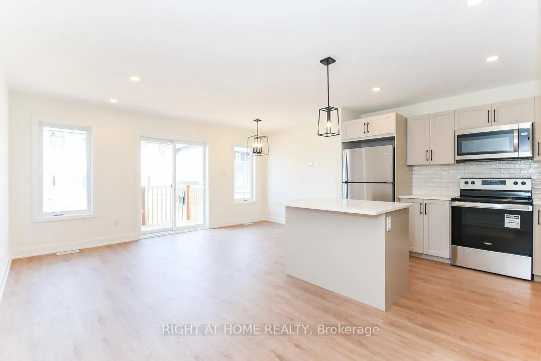 Photo 16 of 75 Whitcomb Crescent, Smiths Falls, Smiths Falls — HOMEH
