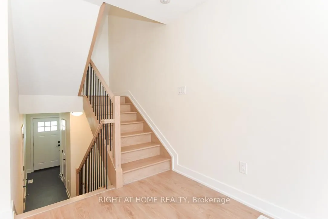 Photo 17 of 75 Whitcomb Crescent, Smiths Falls, Smiths Falls — HOMEH
