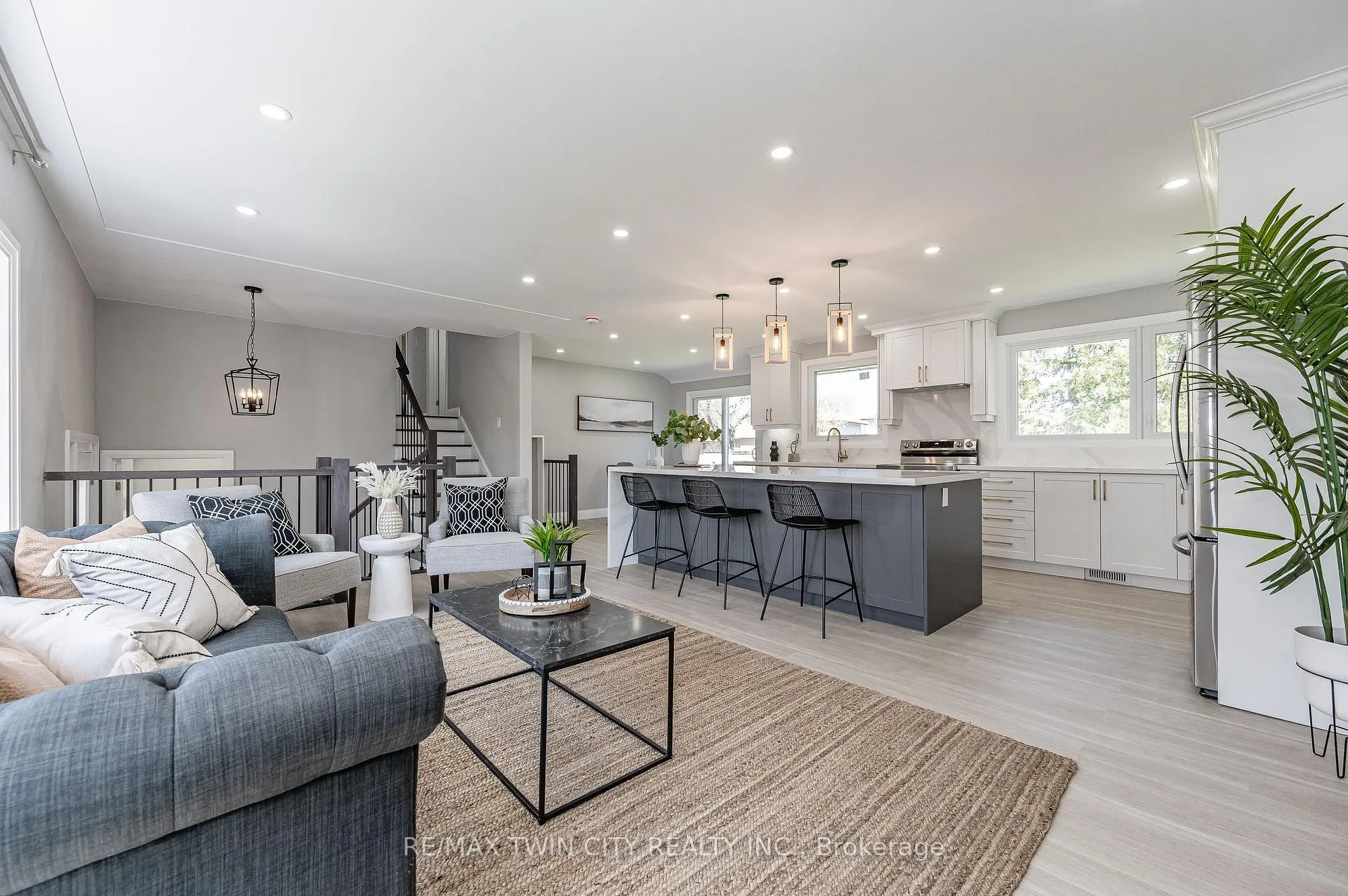 Photo 9 of 34 Bradley Drive, Kitchener, Stanley Park — HOMEH