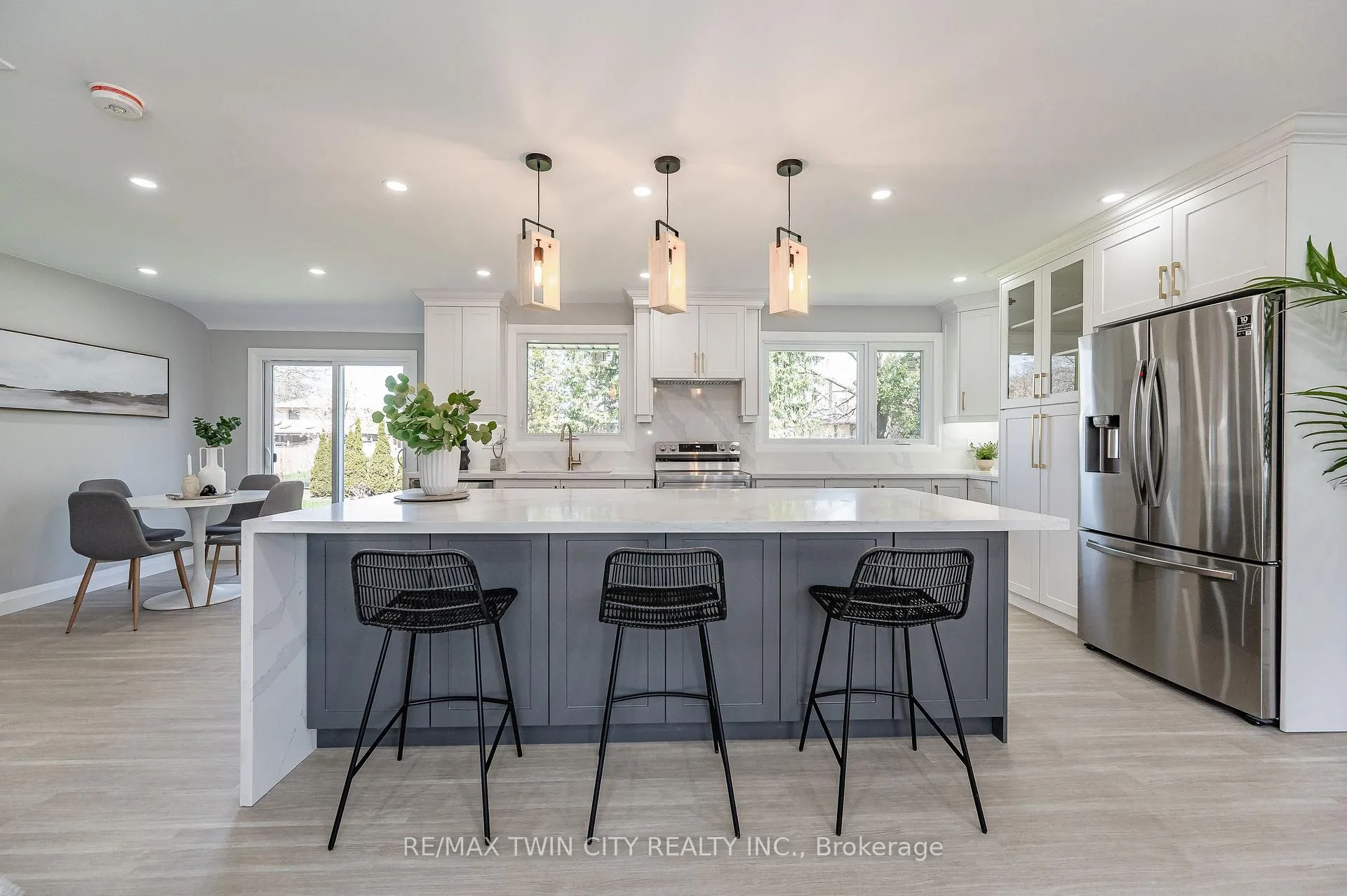 Photo 10 of 34 Bradley Drive, Kitchener, Stanley Park — HOMEH