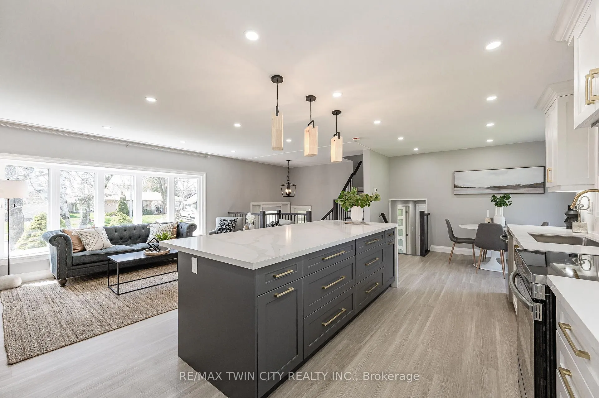 Photo 12 of 34 Bradley Drive, Kitchener, Stanley Park — HOMEH