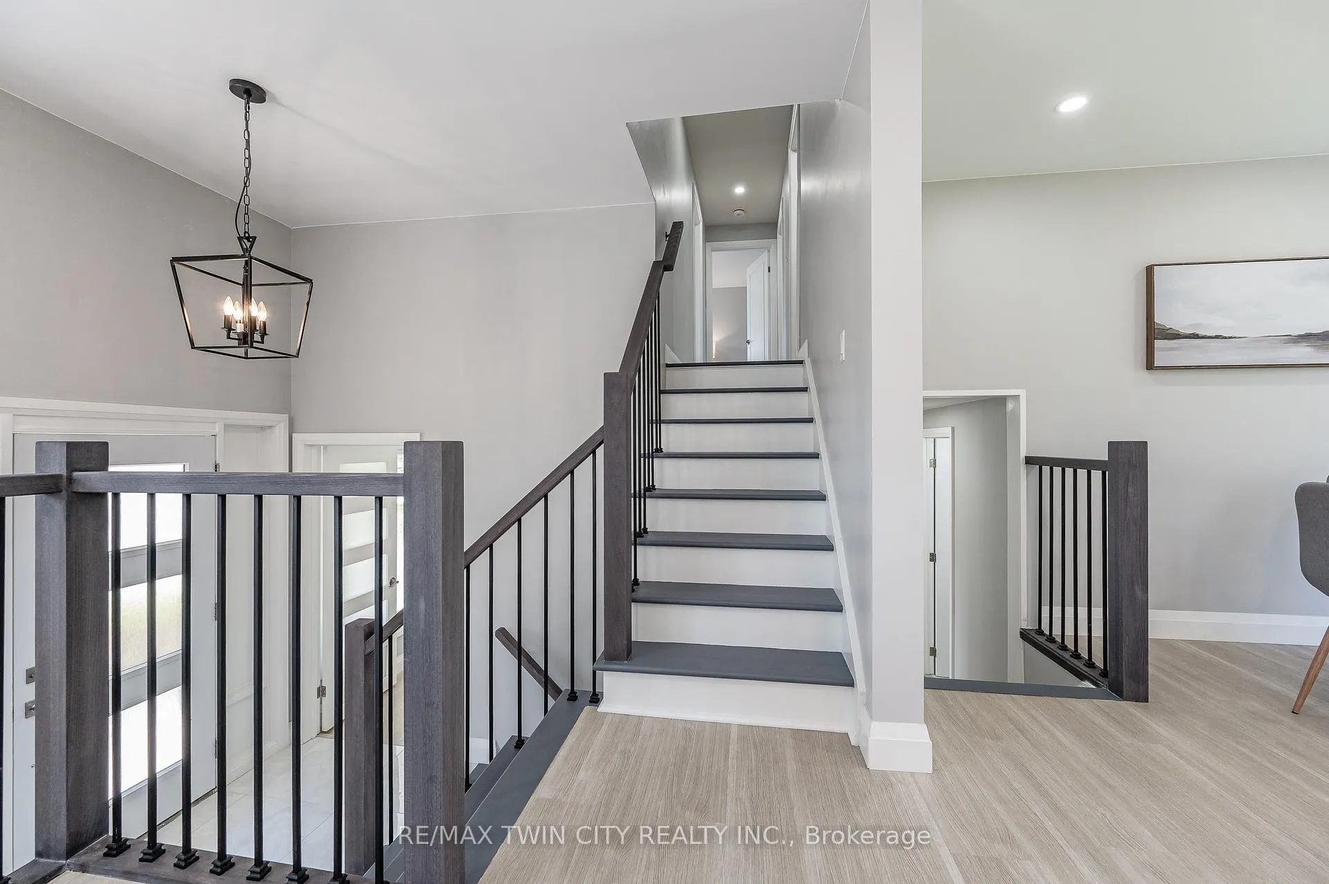 Photo 16 of 34 Bradley Drive, Kitchener, Stanley Park — HOMEH