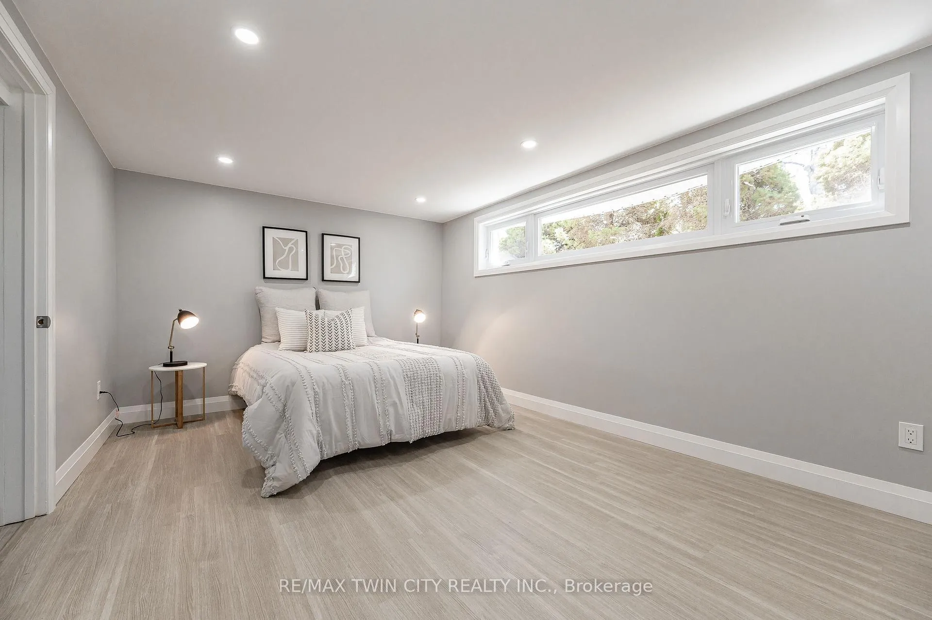 Photo 23 of 34 Bradley Drive, Kitchener, Stanley Park — HOMEH
