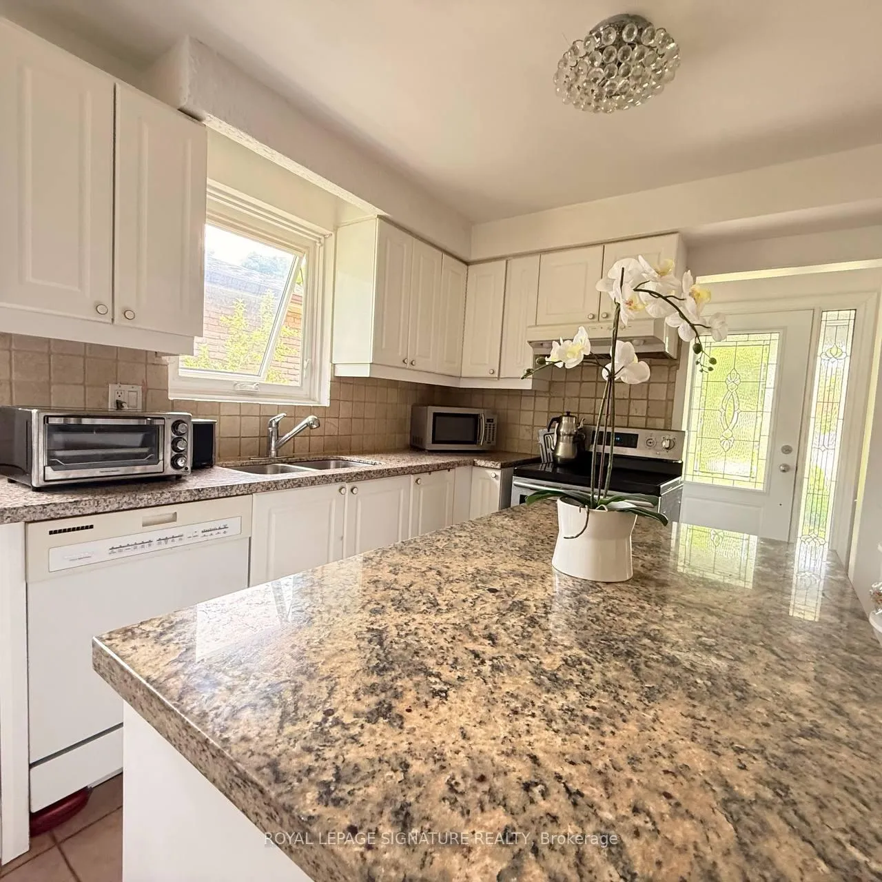 Photo 11 of 117 Romfield Circuit, Markham, Royal Orchard — HOMEH