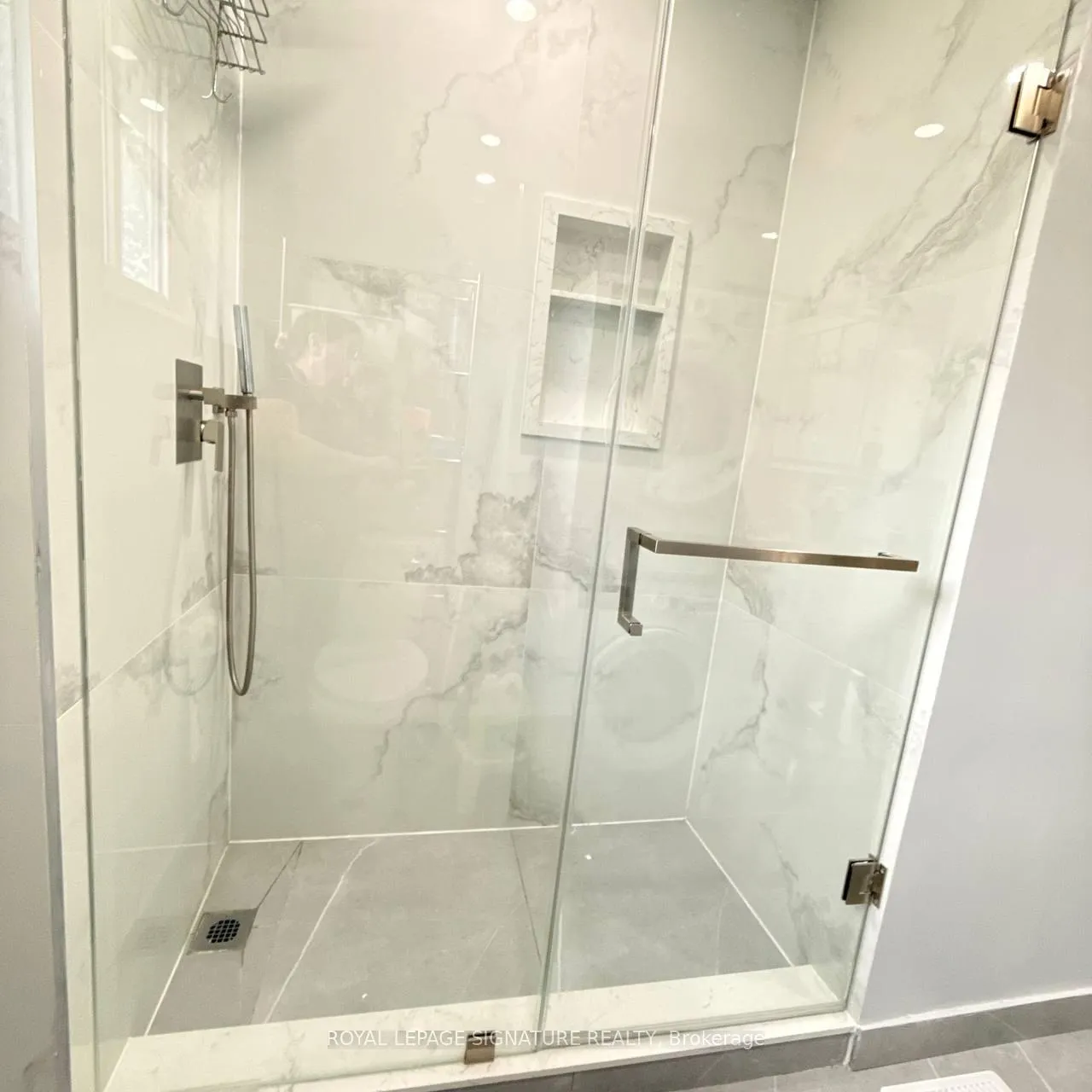 Photo 24 of 117 Romfield Circuit, Markham, Royal Orchard — HOMEH