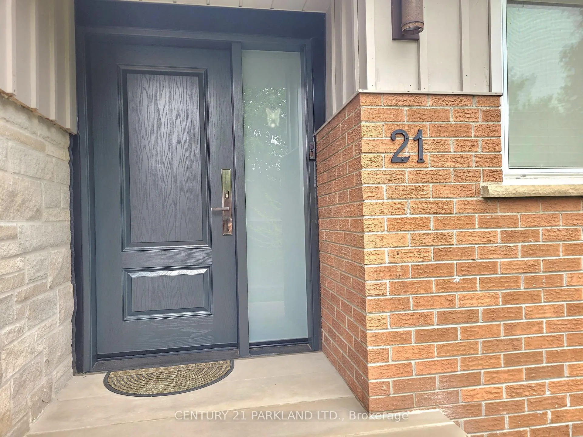 Photo 2 of 21 Heda Court, Whitby, Lynde Creek — HOMEH