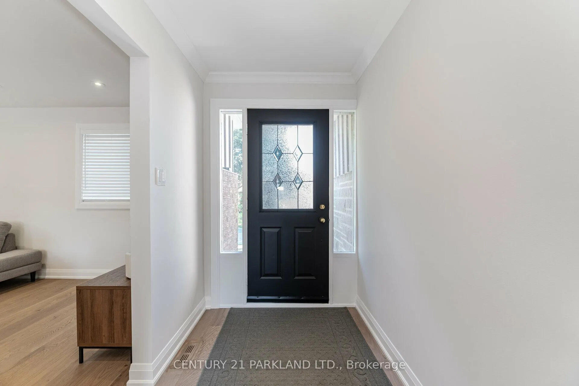 Photo 3 of 21 Heda Court, Whitby, Lynde Creek — HOMEH