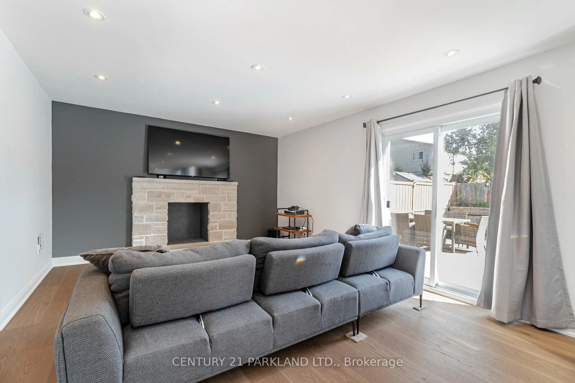 Photo 16 of 21 Heda Court, Whitby, Lynde Creek — HOMEH