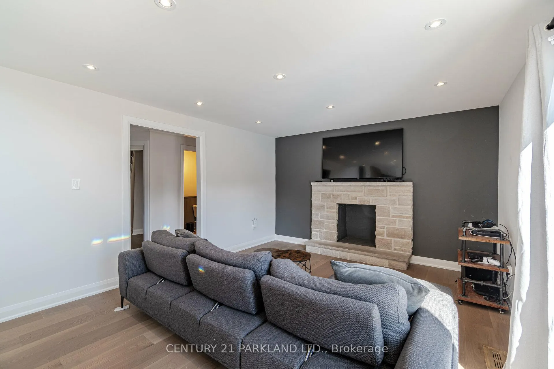 Photo 18 of 21 Heda Court, Whitby, Lynde Creek — HOMEH