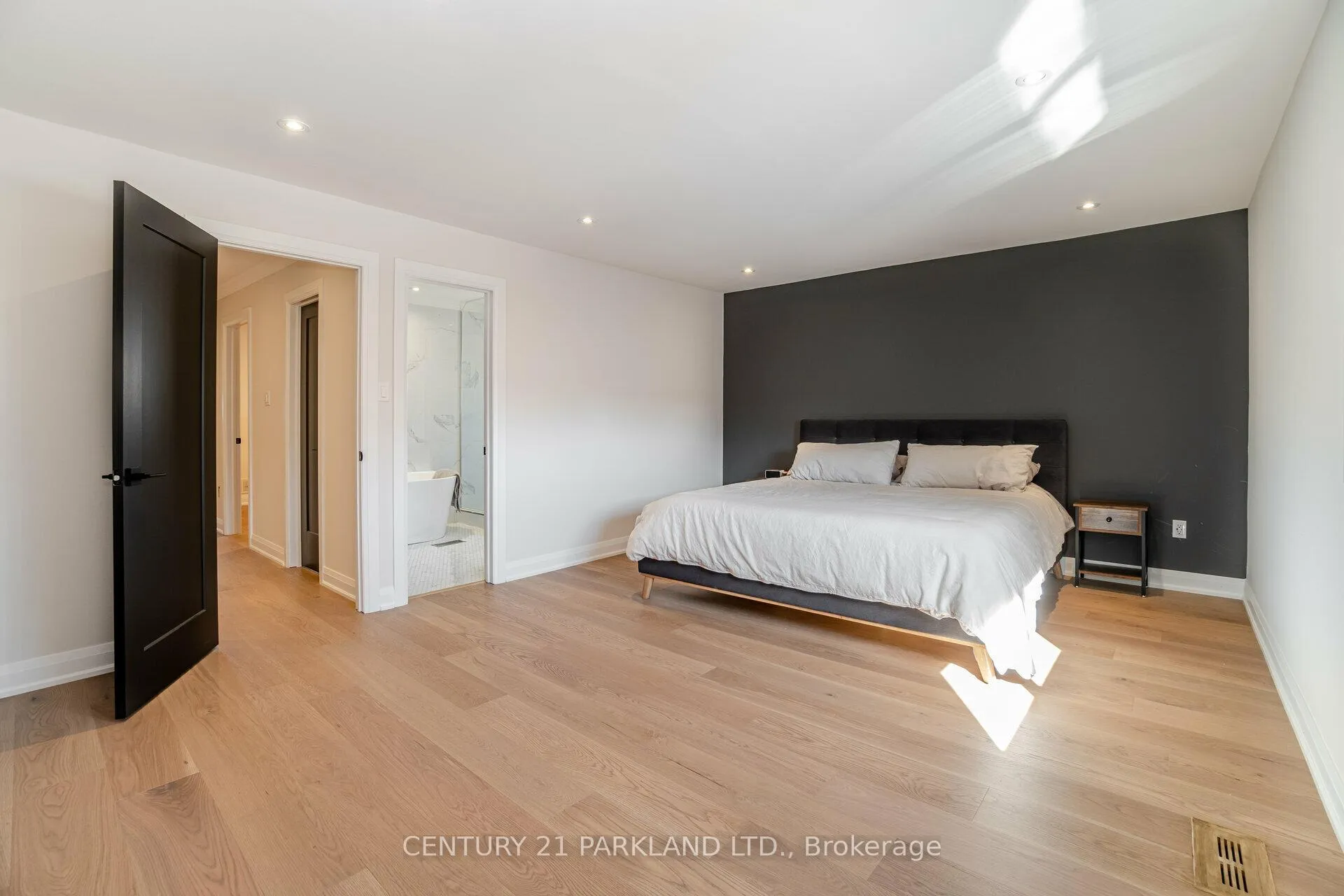 Photo 24 of 21 Heda Court, Whitby, Lynde Creek — HOMEH