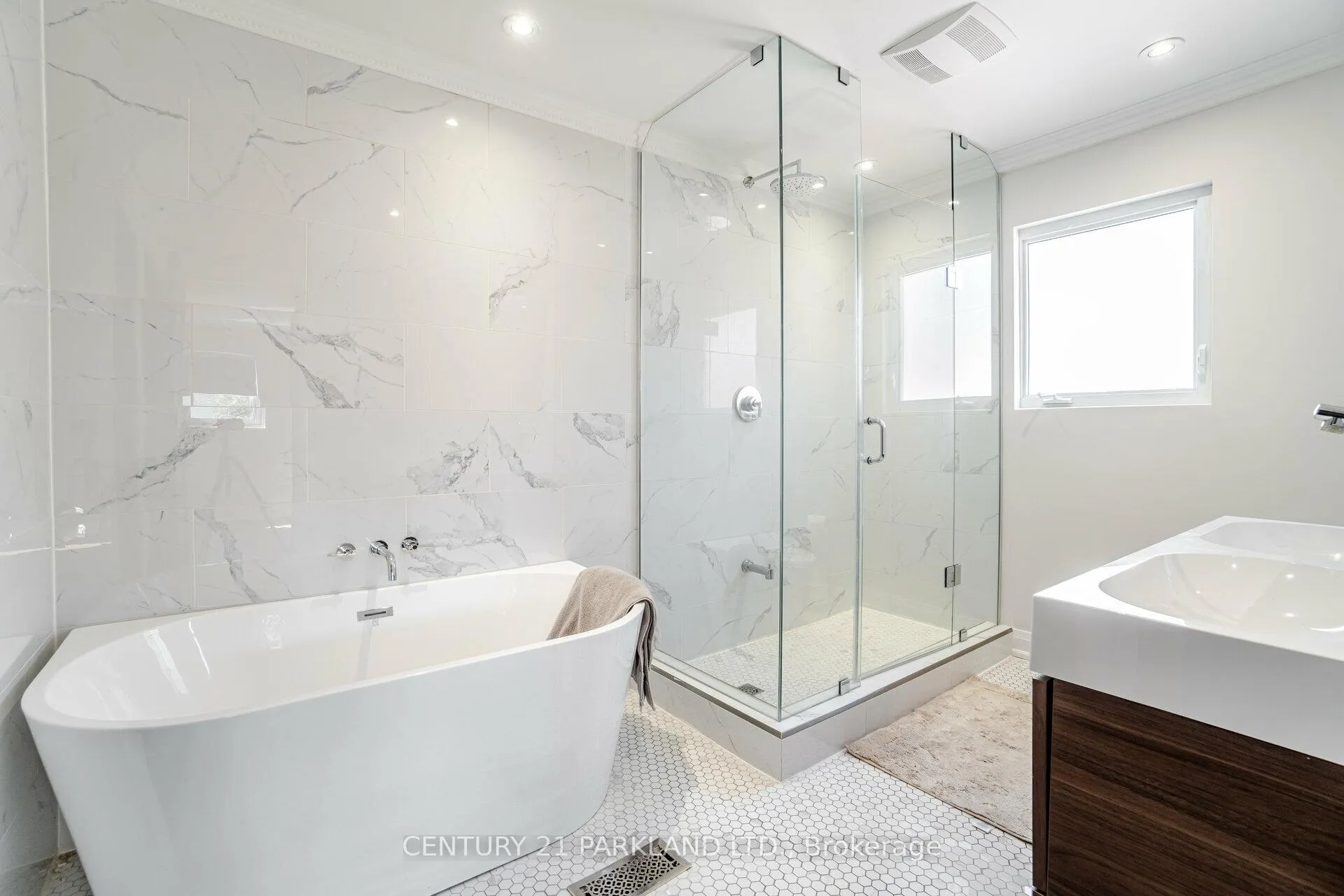 Photo 27 of 21 Heda Court, Whitby, Lynde Creek — HOMEH