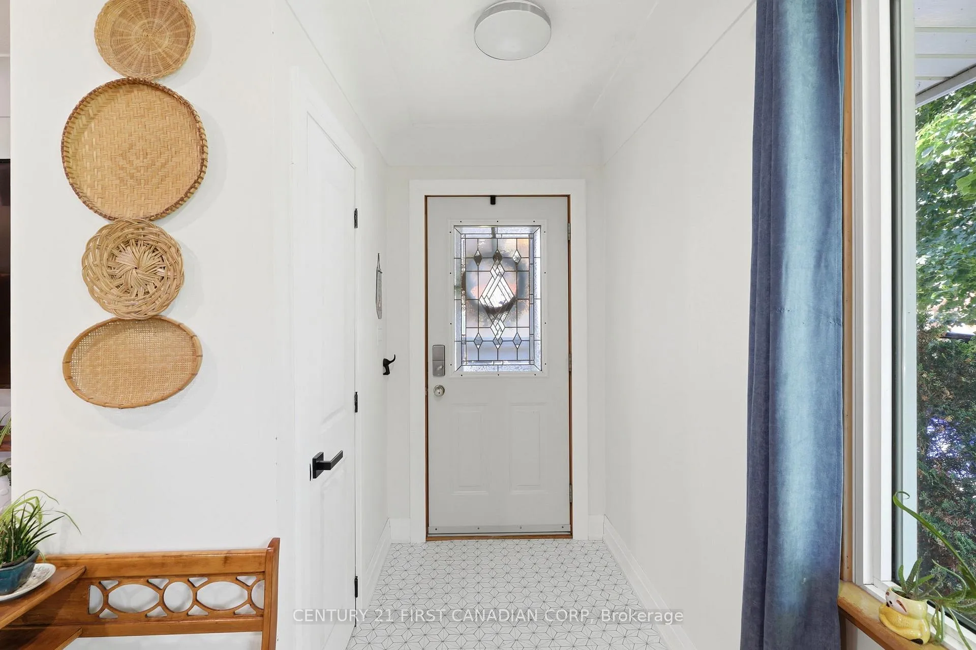 Photo 3 of 152 Ellen Street, Chatham-Kent, Blenheim — HOMEH