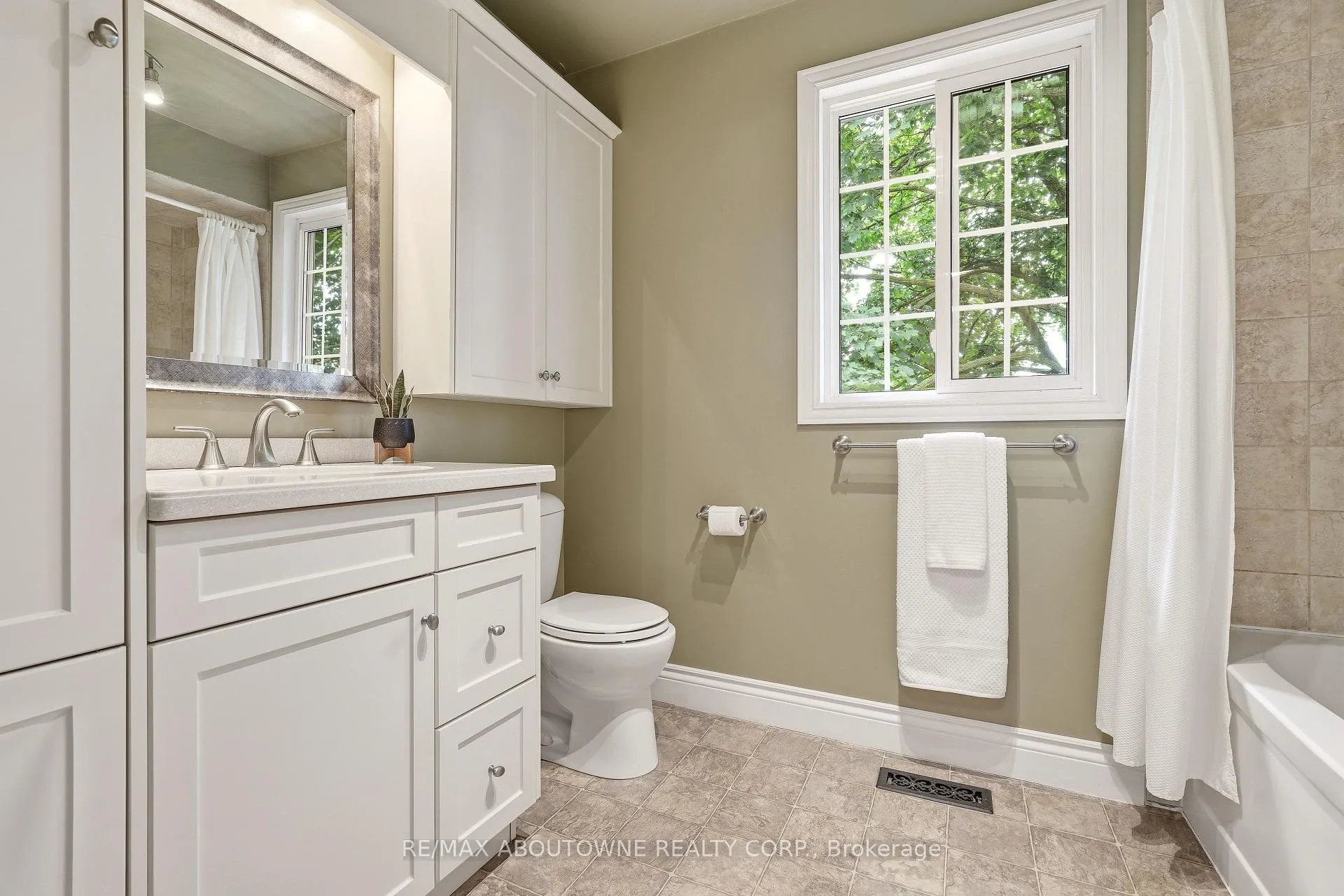 Photo 38 of 849 Syer Drive, Milton, Timberlea — HOMEH