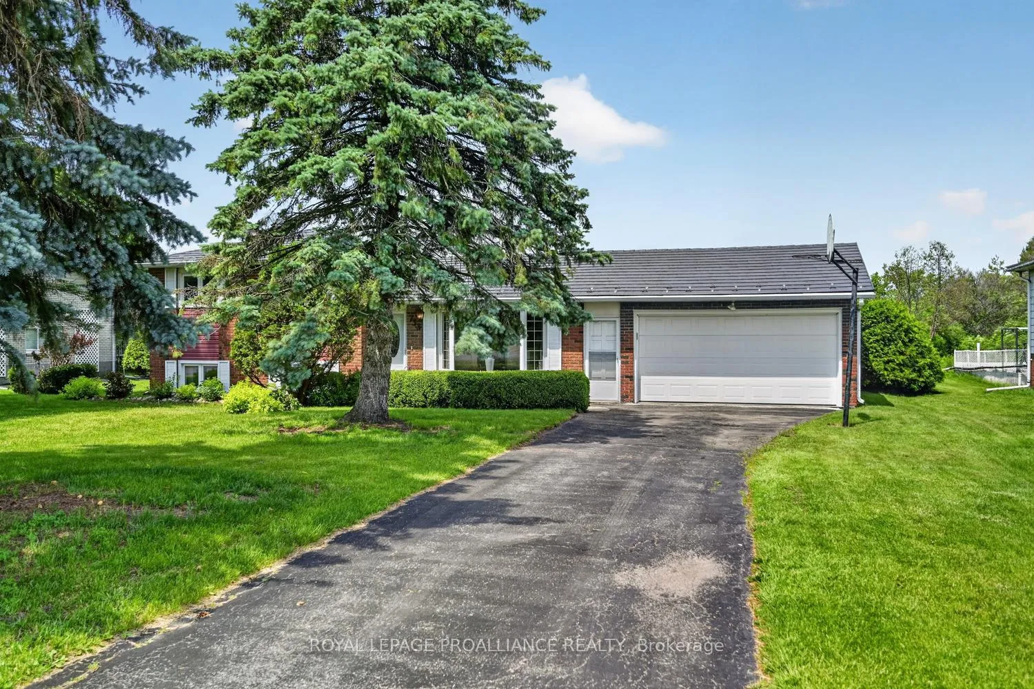 Photo 1 of 733 Stewart Boulevard, Brockville, Brockville — HOMEH