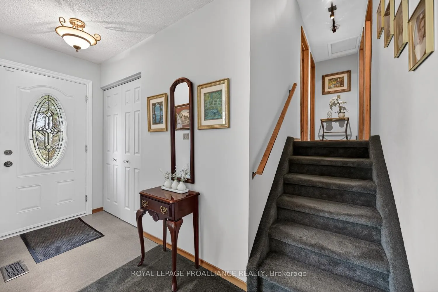 Photo 2 of 733 Stewart Boulevard, Brockville, Brockville — HOMEH