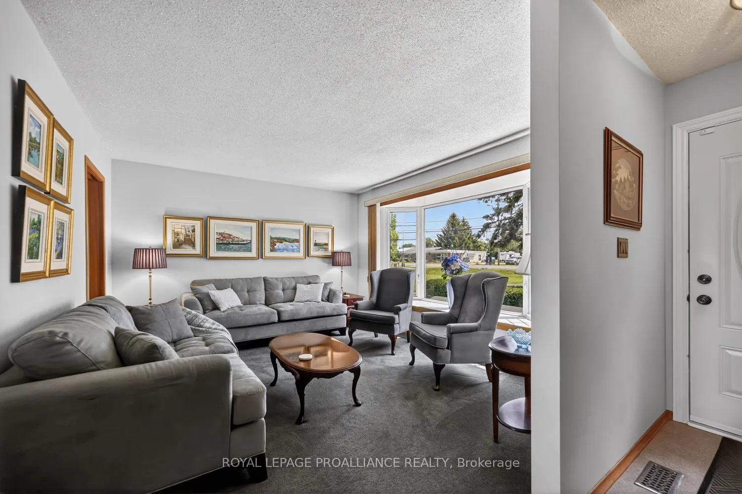 Photo 3 of 733 Stewart Boulevard, Brockville, Brockville — HOMEH