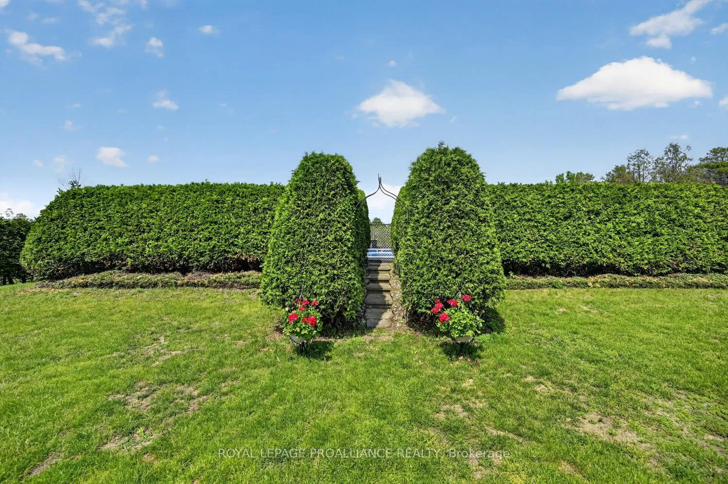 Photo 28 of 733 Stewart Boulevard, Brockville, Brockville — HOMEH