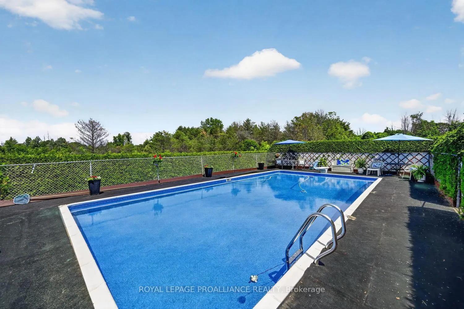 Photo 29 of 733 Stewart Boulevard, Brockville, Brockville — HOMEH