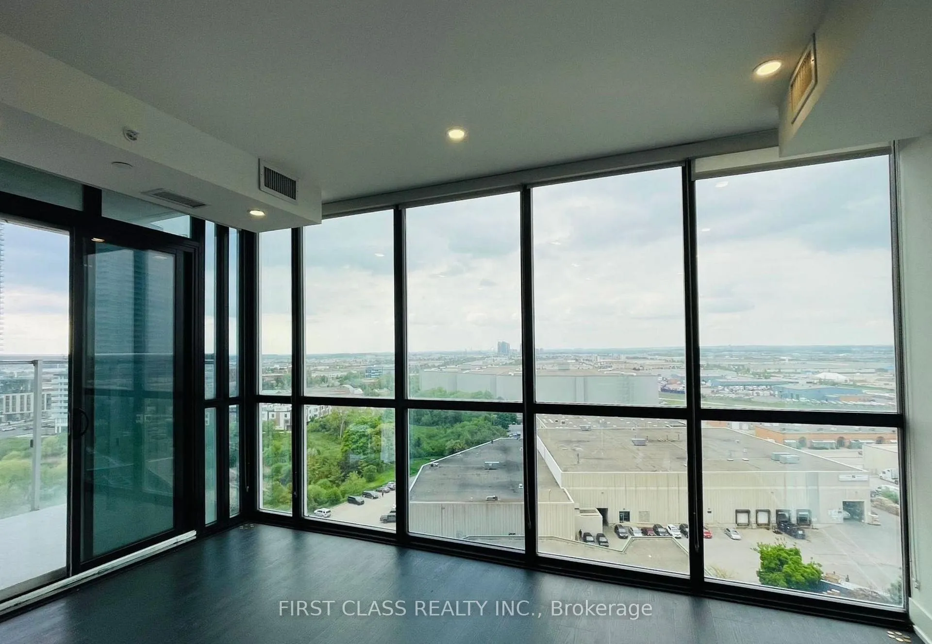 Photo 6 of Unit 1207, 2916 Highway 7 Road, Vaughan, Concord — HOMEH