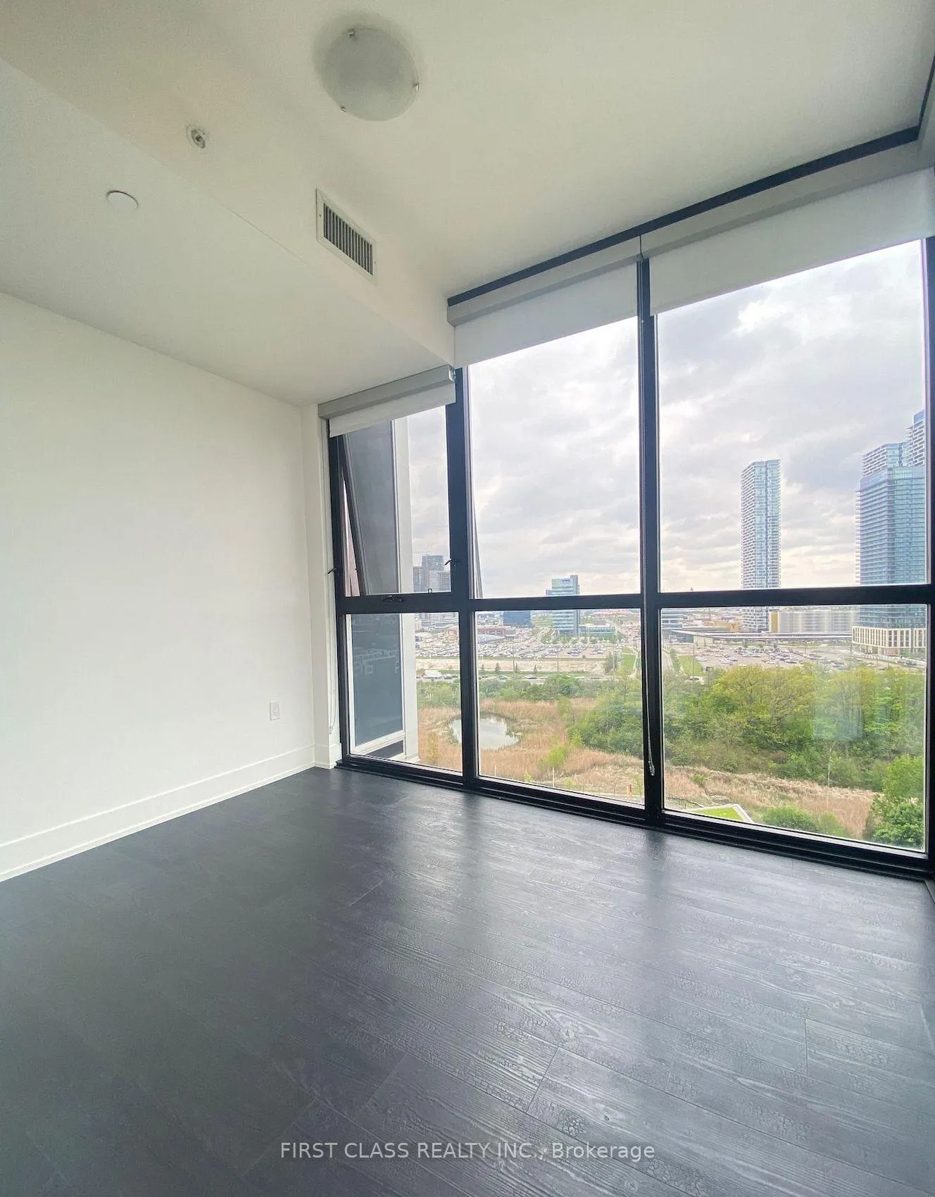 Photo 8 of Unit 1207, 2916 Highway 7 Road, Vaughan, Concord — HOMEH