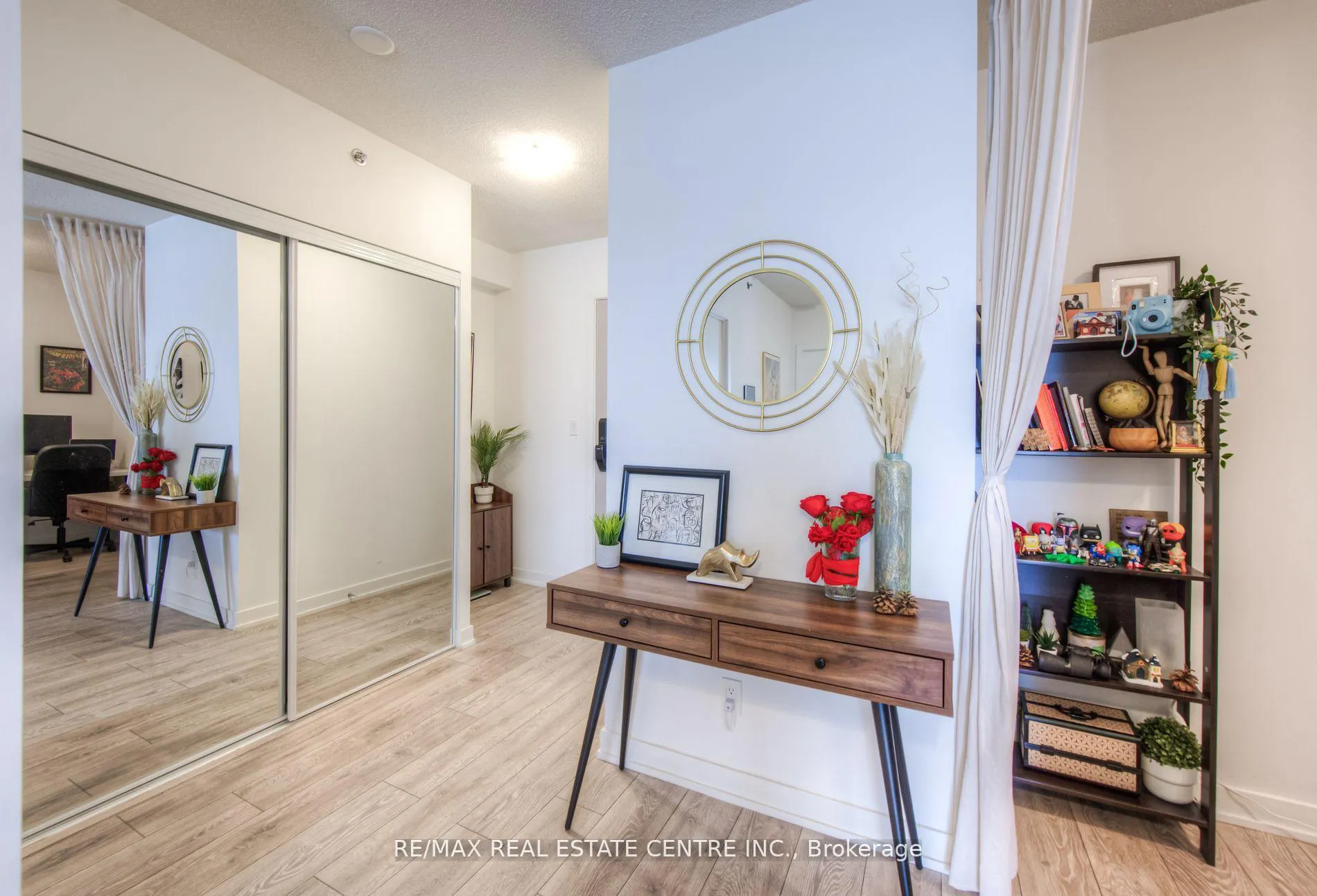 Photo 4 of Unit B310, 3200 Dakota Common Road, Burlington, Alton — HOMEH