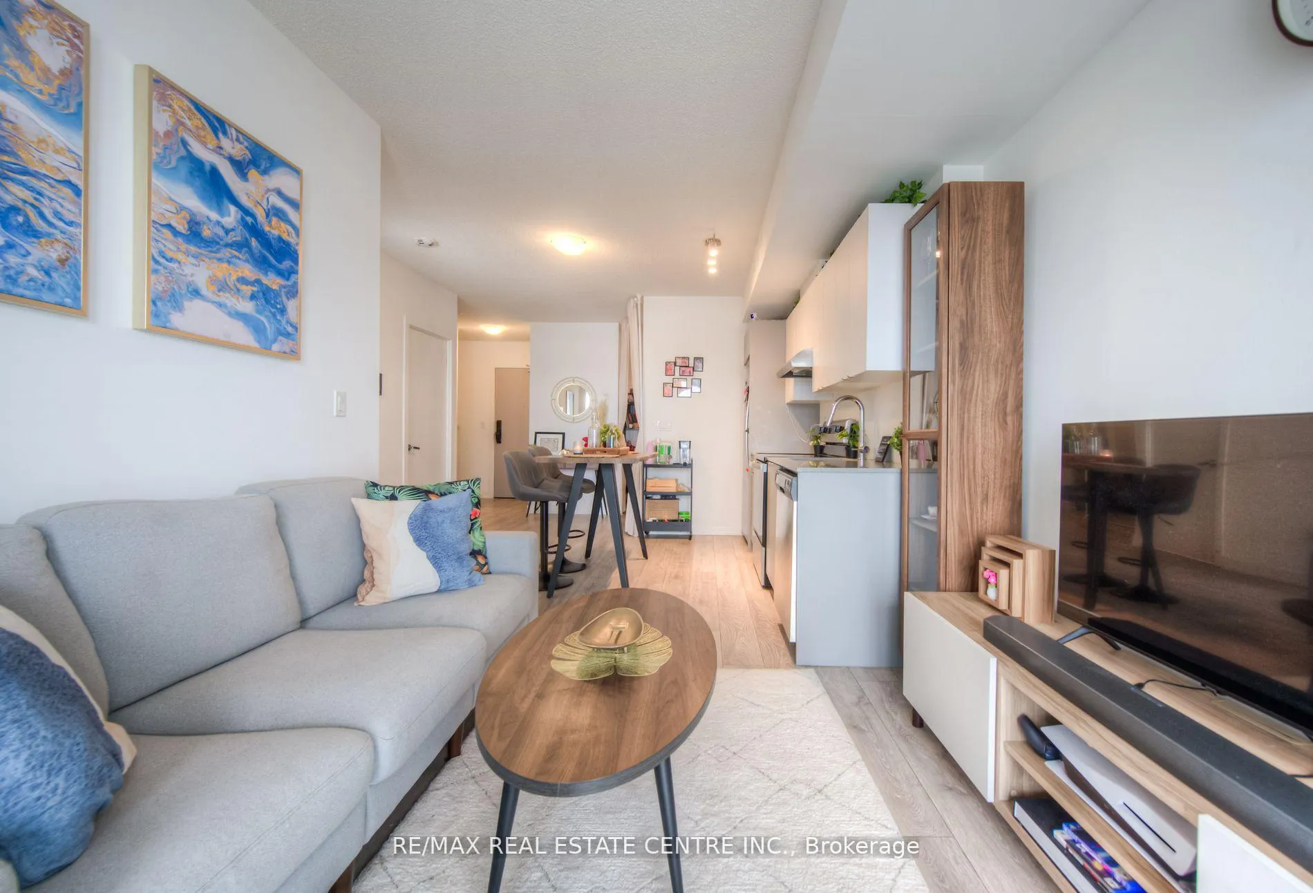 Photo 5 of Unit B310, 3200 Dakota Common Road, Burlington, Alton — HOMEH